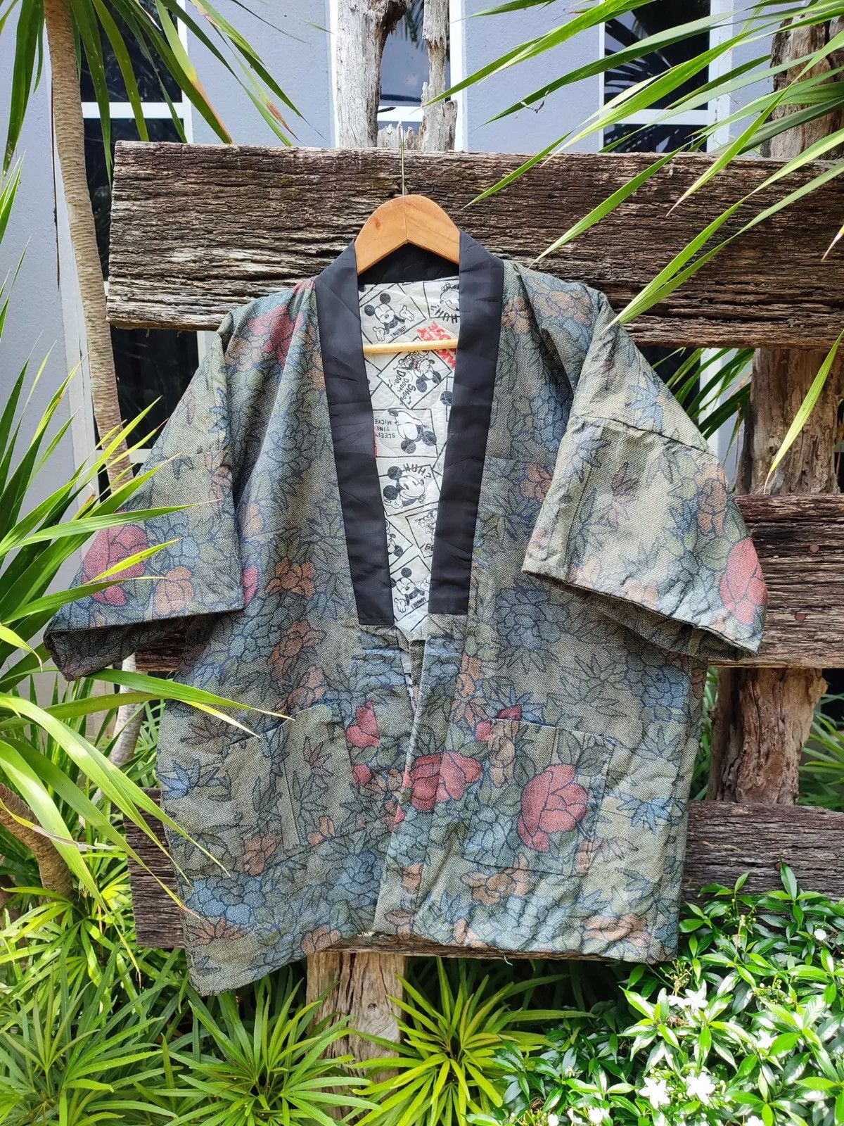 Japanese Brand Vintage Floral Kimono Jacket with Mickey Mouse Comic Lining Size US L / EU 52-54 / 3 - 6 Thumbnail