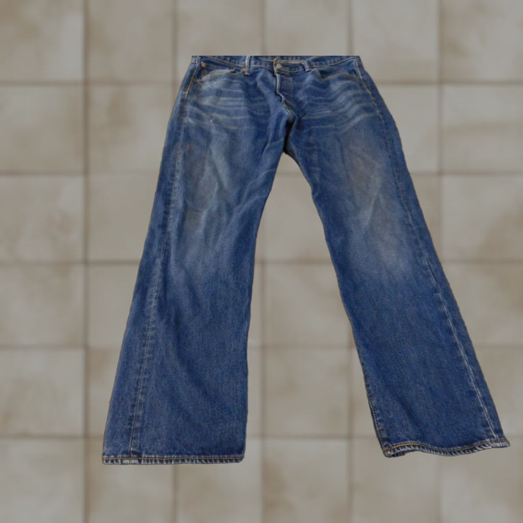 Levi's Levi's 501 Jeans Mens 38x32 Blue Straight Button Fly Denim Retro Y2K Classic Straight Jeans Mens Regular Blue Levi's 501 Retro Style Mens Size US 38 / EU 54 - 1 Thumbnail