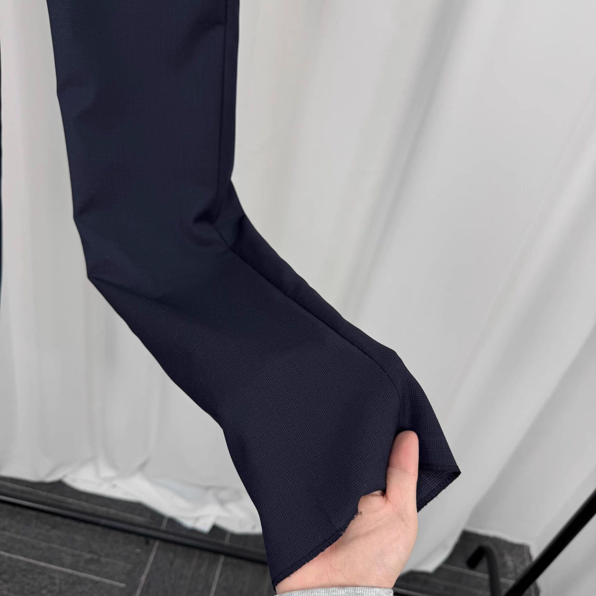 Prada Prada navy blue tailored trousers 46 new unhemmed Size US 30 / EU 46 - 4 Thumbnail