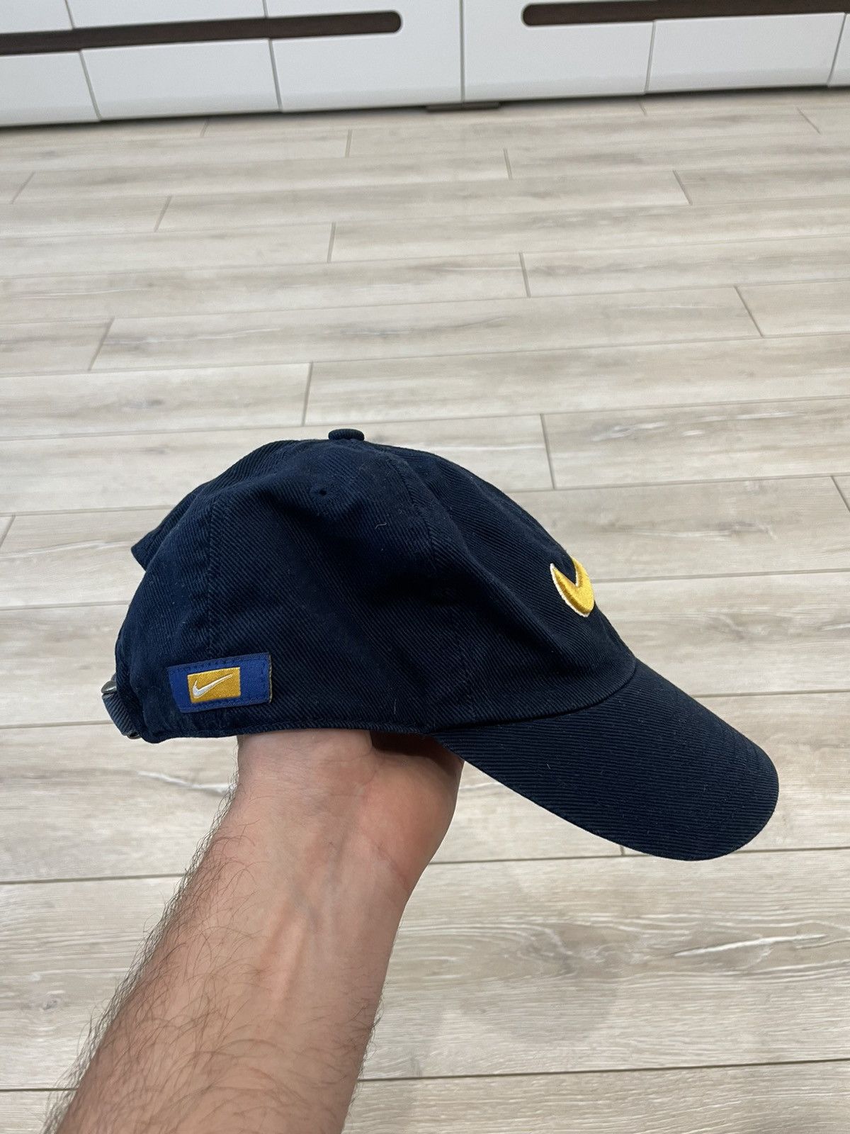 Nike Nike vintage big logo navy blue cap red tags Size ONE SIZE - 2 Thumbnail