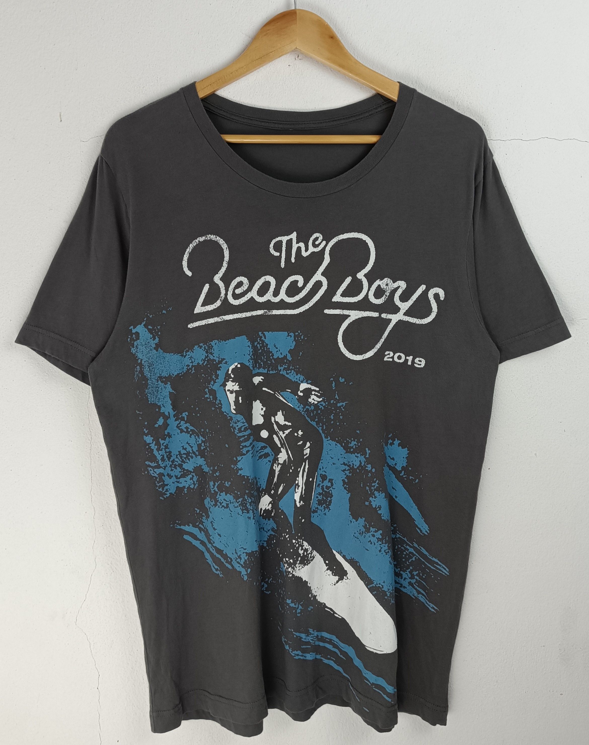 Vintage VINTAGE THE BEACH BOYS 2019 SURF BEACH TEE beatles who Size US L / EU 52-54 / 3 - 3 Thumbnail