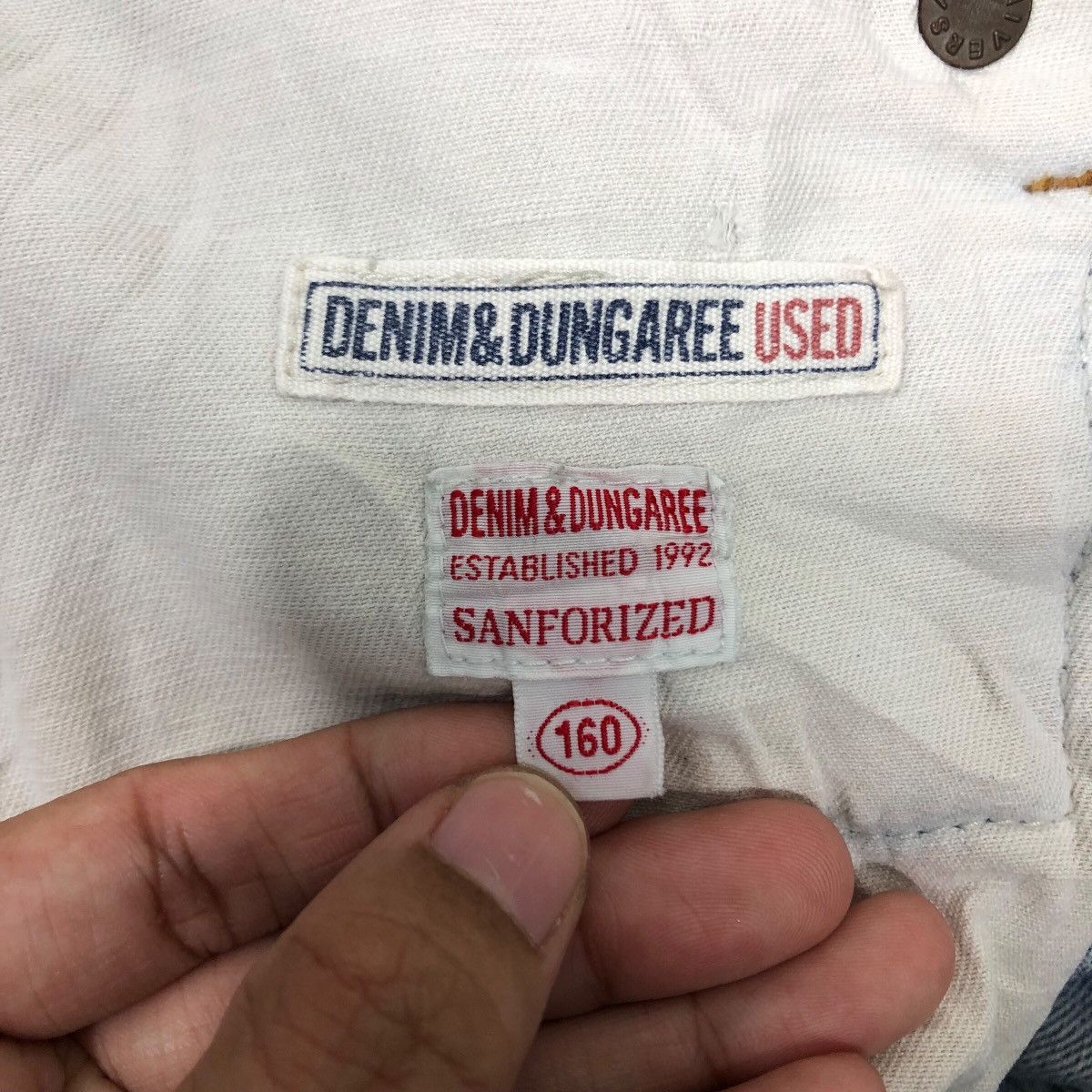Japanese Brand Denim & Dungaree Distressed Straight Fit Sanforized Denim Size 32" / US 10 / IT 46 - 23 Thumbnail