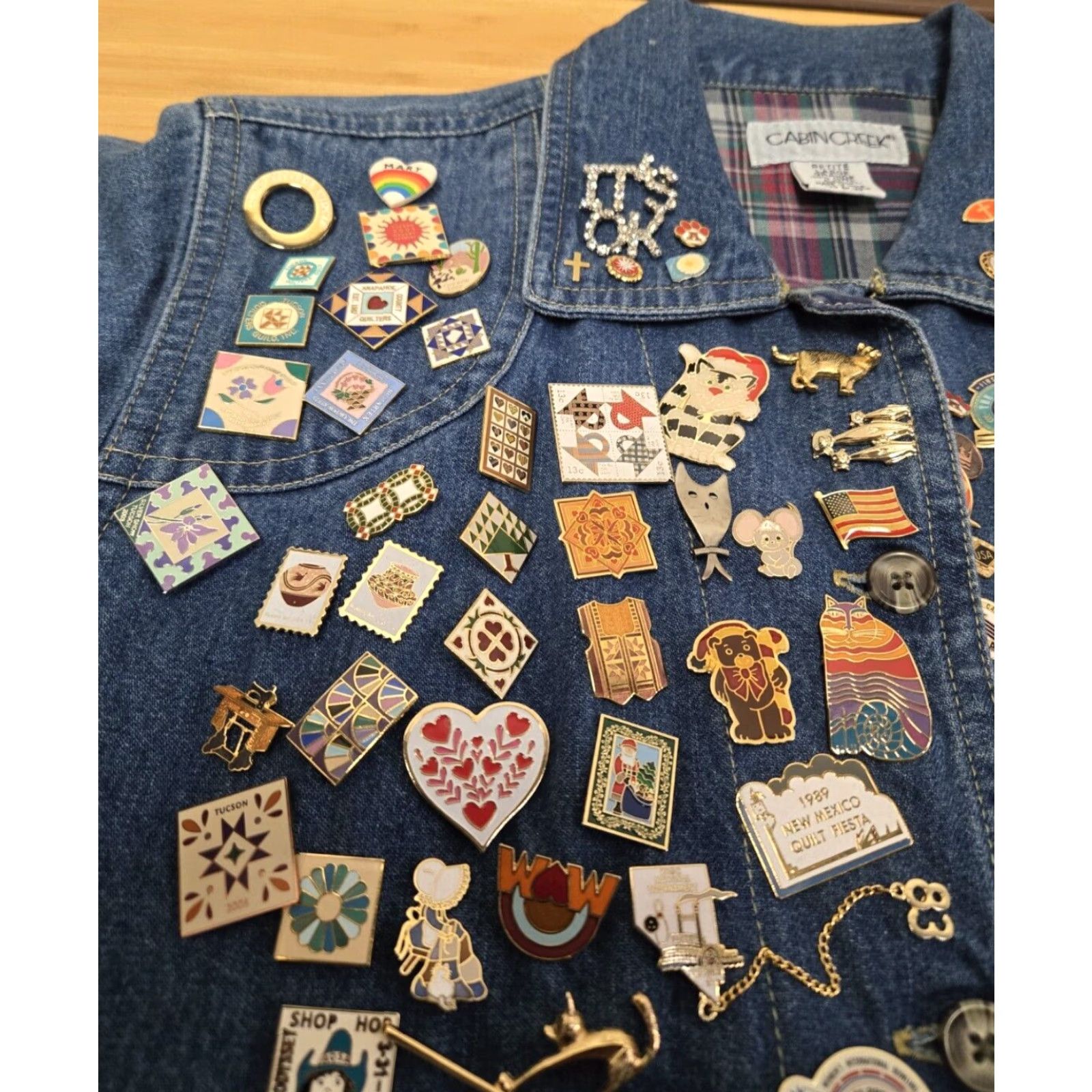 Denime VINTAGE Cabin Creek Denim Jacket Petite Large Womens Full of Pins 90s Blue Autumn Winter Spring Casual Workwear Travel Size L / US 10 / IT 46 - 4 Thumbnail