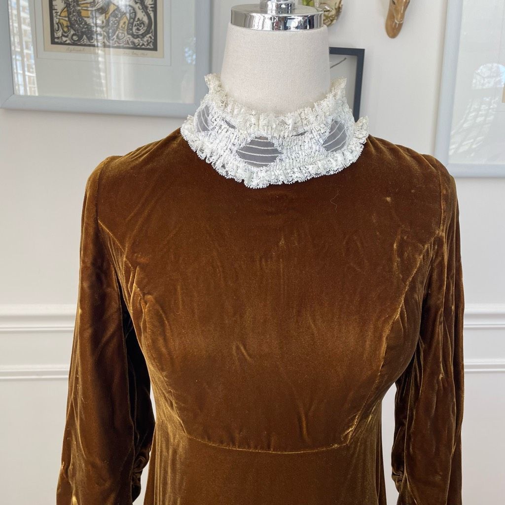 Vintage Vintage 70s Brown Velvet Maxi Dress Lace Collar Cuff XS Size XS / US 0-2 / IT 36-38 - 2 Thumbnail