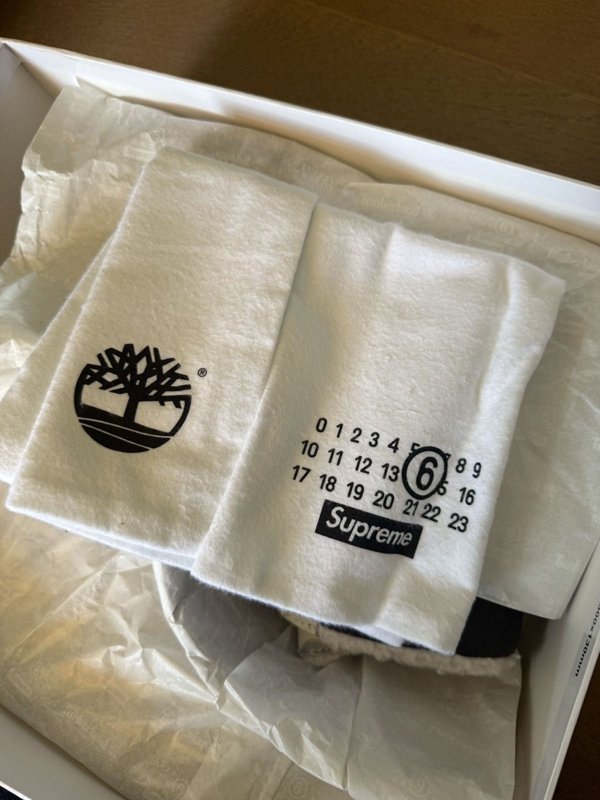 Maison Margiela × Supreme Supreme MM6 Maison Margiela Timberland Money 6 Inch Premium Size US 8 / EU 41 - 12 Thumbnail