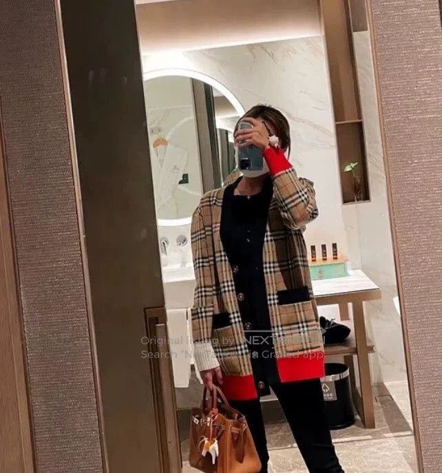 Burberry Burberry Plaid V. Size US M / EU 48-50 / 2 - 7 Thumbnail