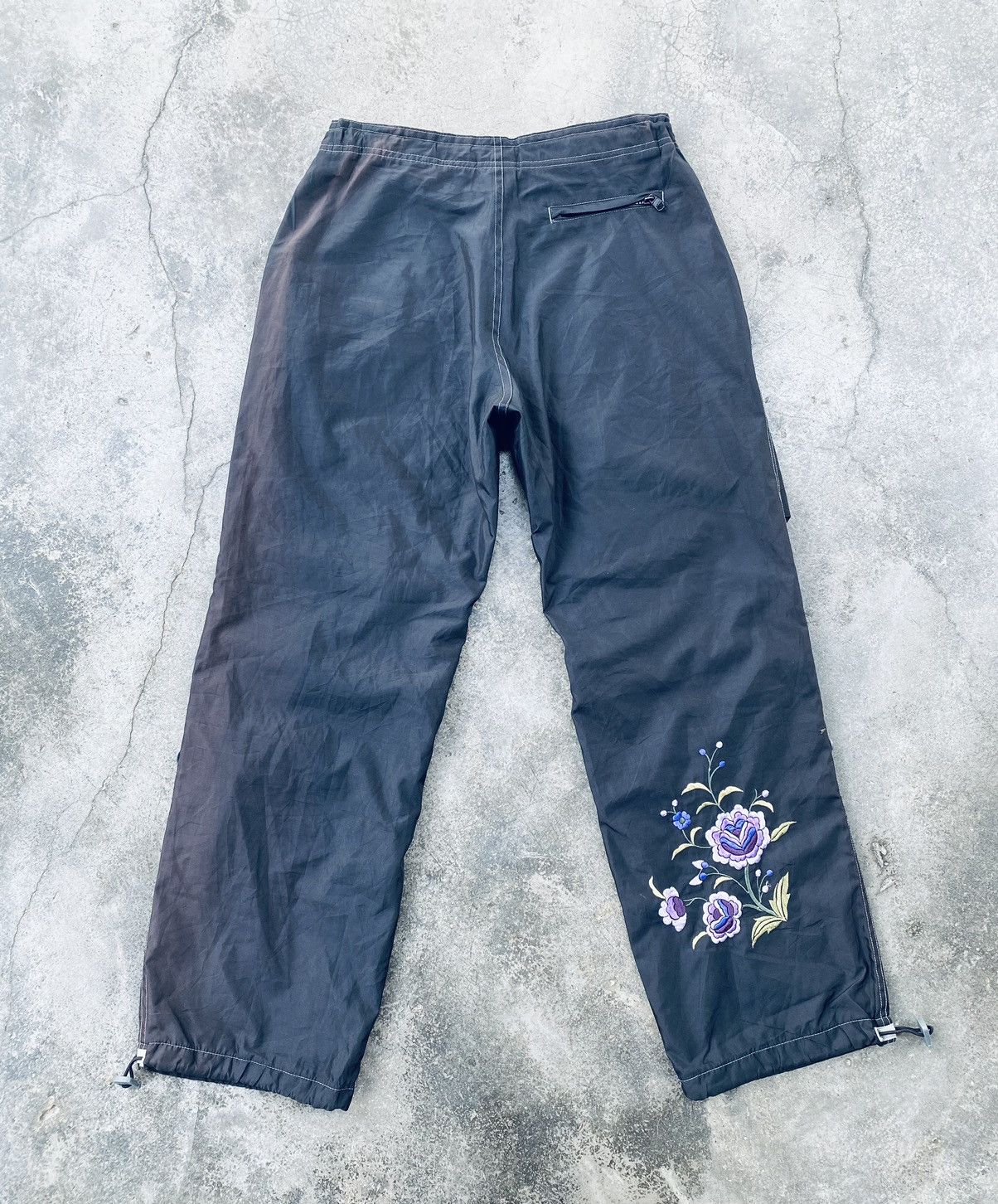 Gap Vintage Gap Embroidery Flower Distressed Pants Size US 28 / EU 44 - 2 Thumbnail