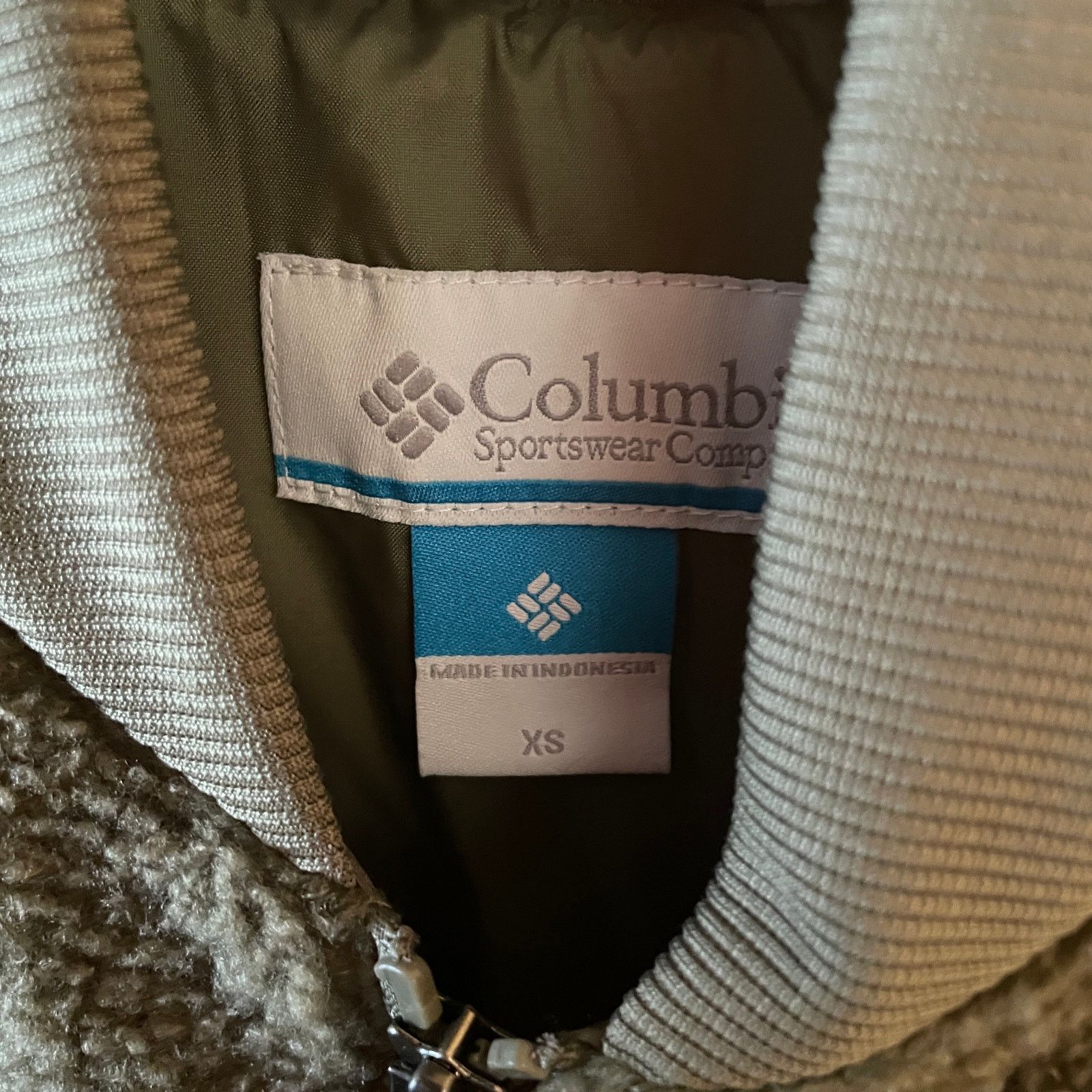 Columbia Columbia Women's Puffect Novelty Jacket - green XS Size XS / US 0-2 / IT 36-38 - 2 Thumbnail