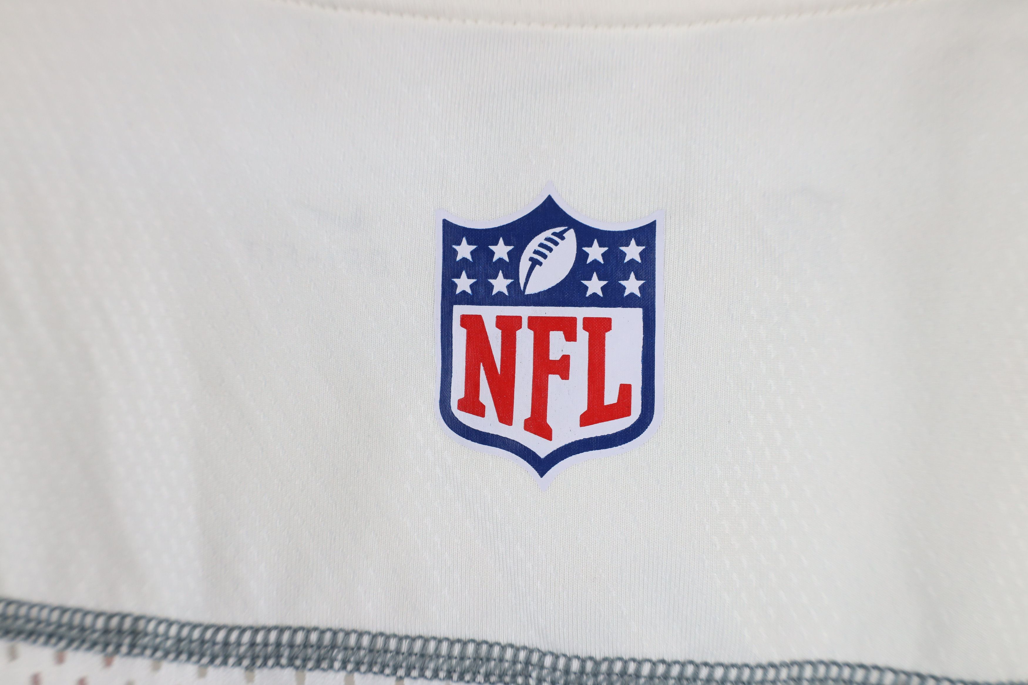 Nike × Vintage Nike On Field Hypercool Cleveland Browns Football T-Shirt Size US XXL / EU 58 / 5 - 12 Thumbnail