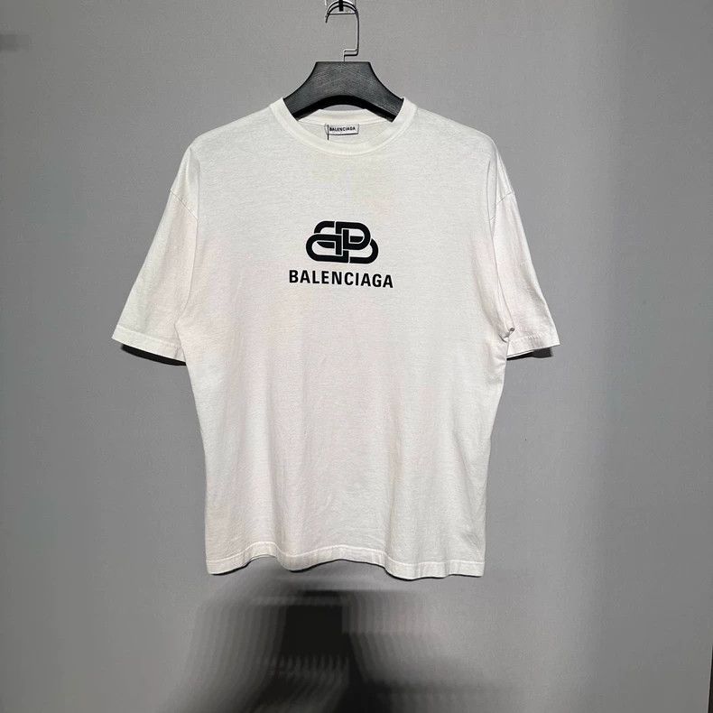 Balenciaga Balenciaga Lock printed logo white short sleeve Size US S / EU 44-46 / 1 - 1 Thumbnail