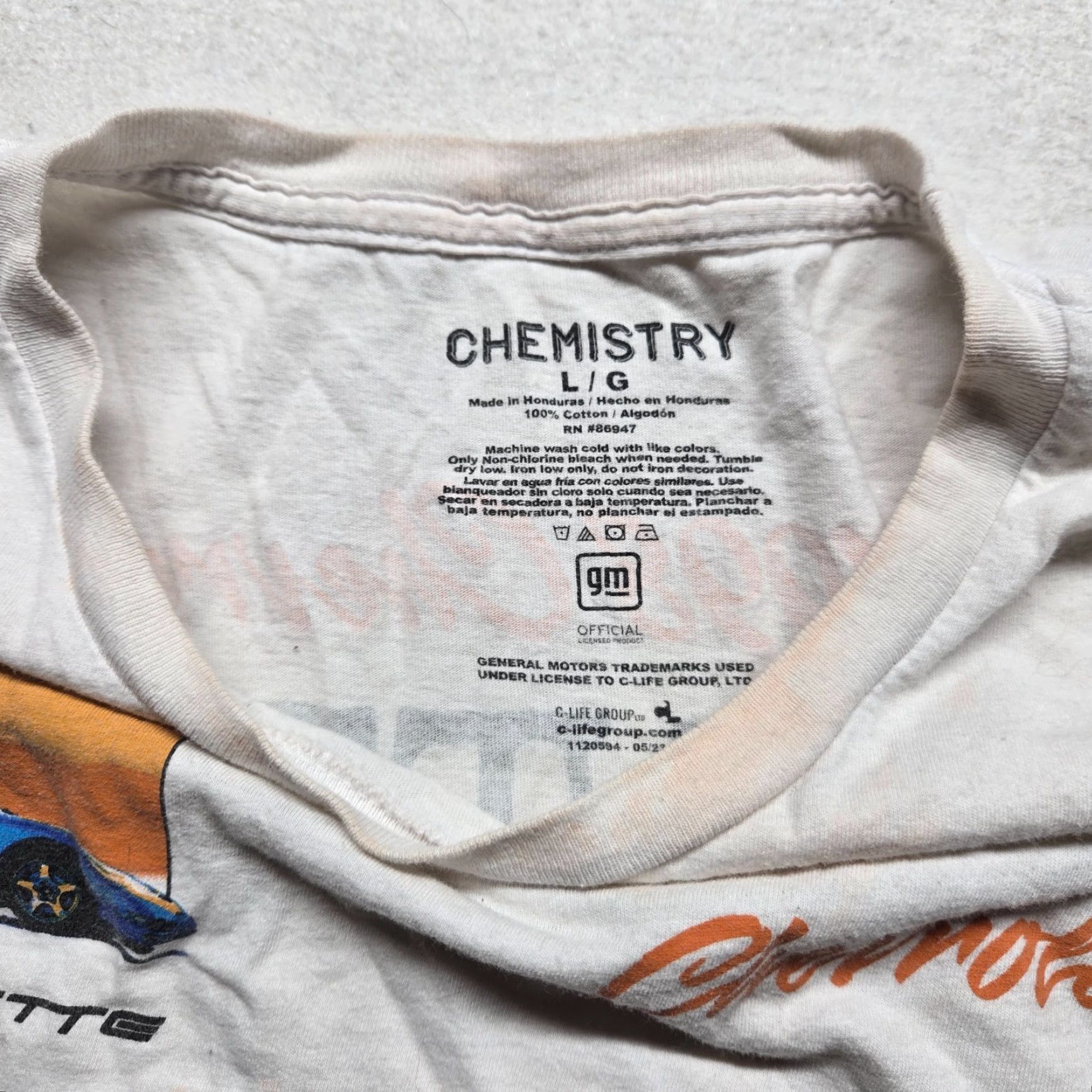 Vintage Chemistry Chevrolet 1998 Corvette Graphic White T-Shirt Men Adult L Large Short Sleeve Crew Neck Shirt Mens Size US L / EU 52-54 / 3 - 5 Thumbnail