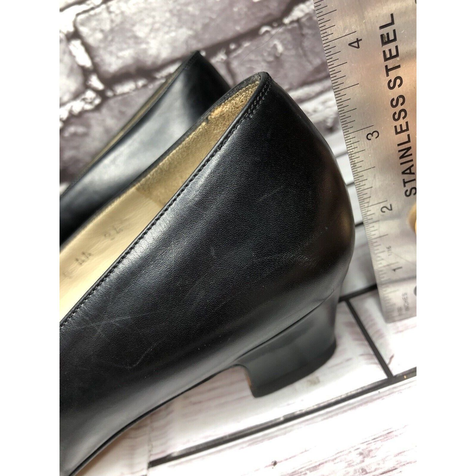 Salvatore Ferragamo Salvatore Ferragamo Black Leather Cap Toe Pumps Dress Heels Size US 9 / IT 39 - 13 Thumbnail