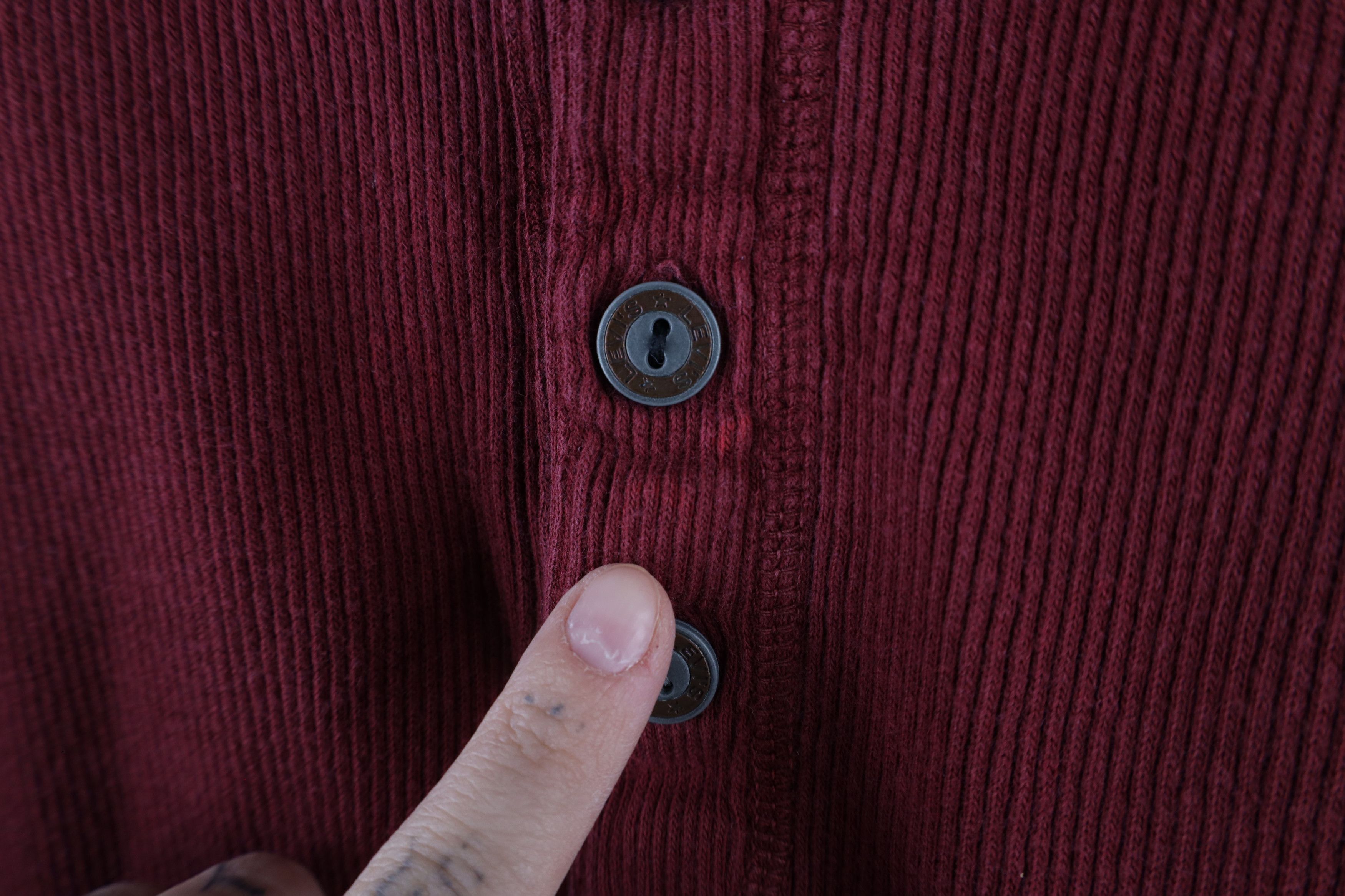 Levi's × Vintage Vintage 90s Levis Ribbed Knit Long Sleeve Henley T-Shirt Red Size US L / EU 52-54 / 3 - 7 Thumbnail