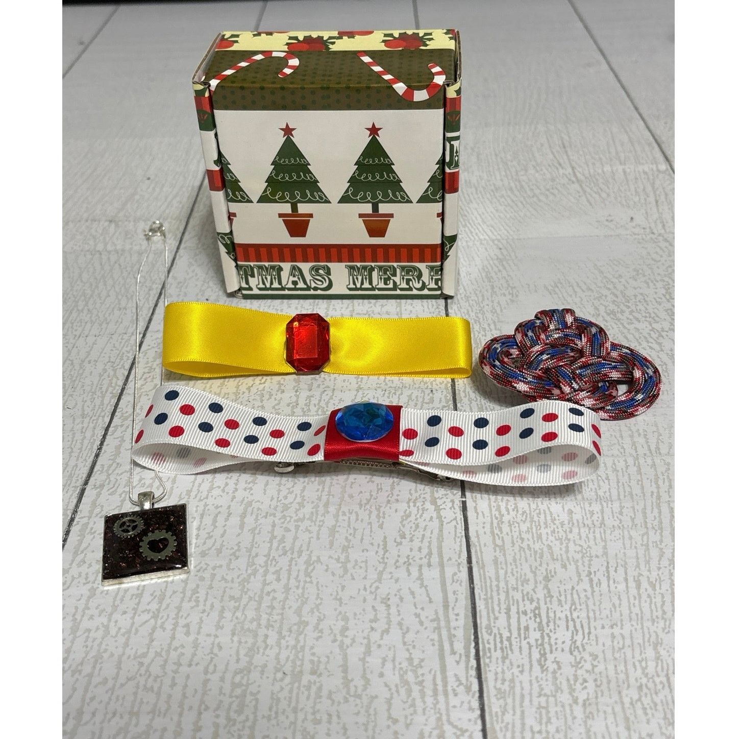 Handmade Ready To Gift Accessory 4 Piece Set Size ONE SIZE - 1 Thumbnail
