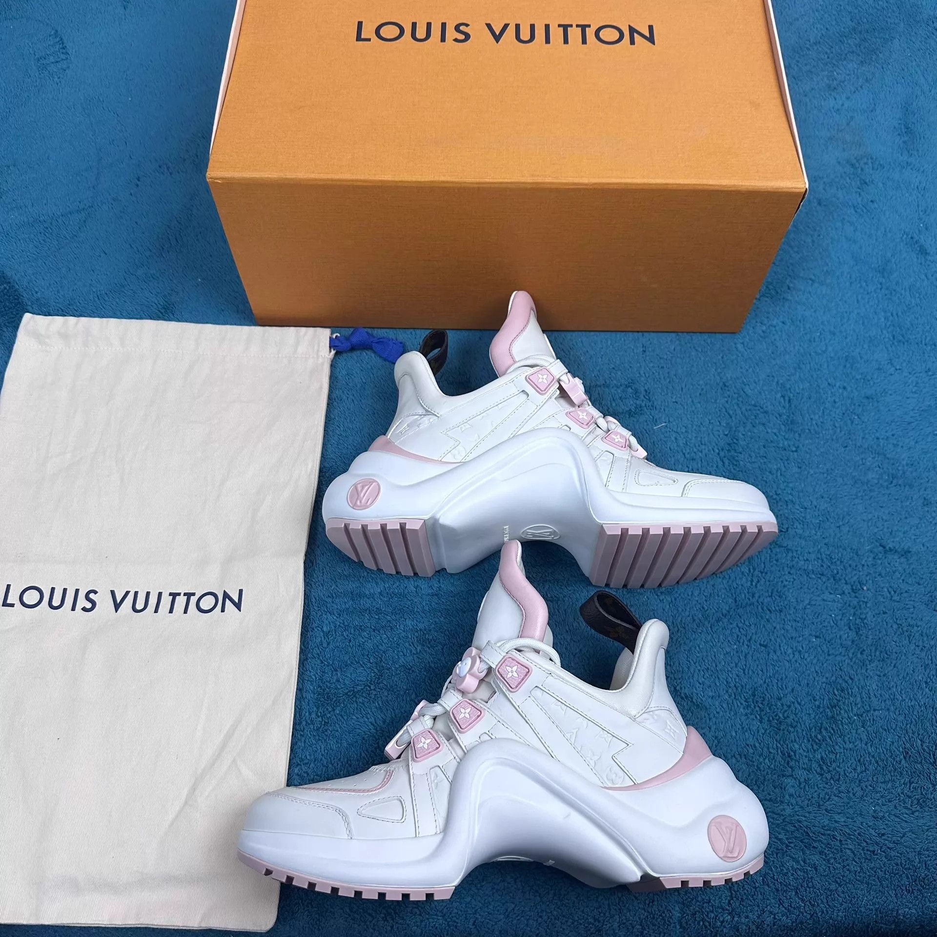 Louis Vuitton LV Archlight 1.0 Sunflower Charm White/Pink 36.5 Size US 6 / IT 36 - 2 Thumbnail