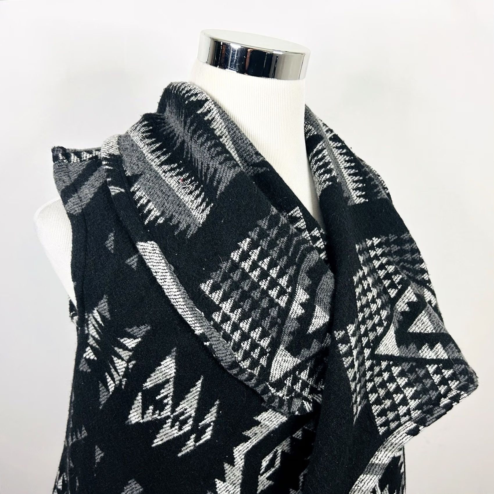 Vintage NWT Me Jane Small Wool Blend Wrap Coat Black Gray Native Southwest Knit Women's Small Wool Blend Wrap Coat Size S / US 4 / IT 40 - 2 Thumbnail