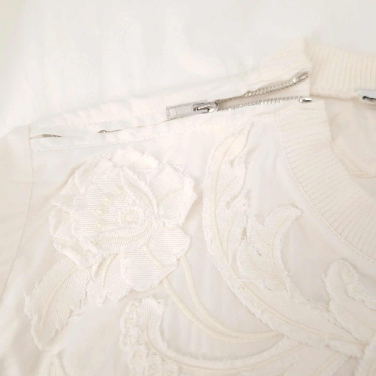 Givenchy Givenchy Sweatshirt Floral Embroidery Size S / US 4 / IT 40 - 3 Thumbnail