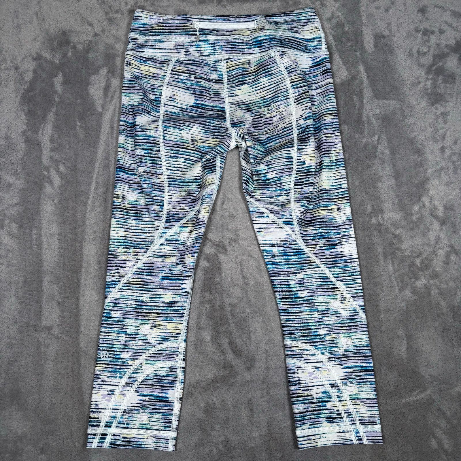 Lululemon Lululemon Multi Color Printed Crop Leggings Size 6 Size 28" / US 6 / IT 42 - 2 Thumbnail