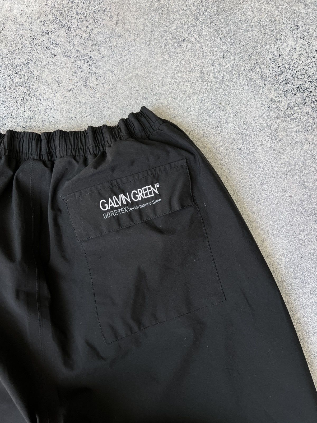 Vintage Vintage Calvin Green Gore-Tex Black Nylon Pants Size US 35 - 13 Thumbnail