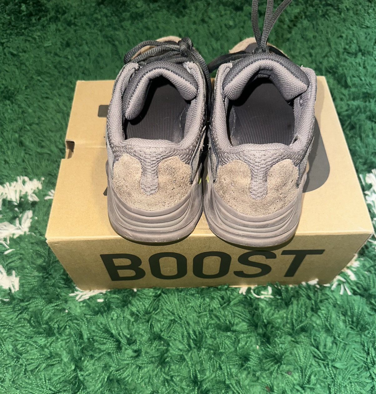 Adidas Yeezy Boost 700 Mauve Size US 7 / EU 40 - 4 Thumbnail