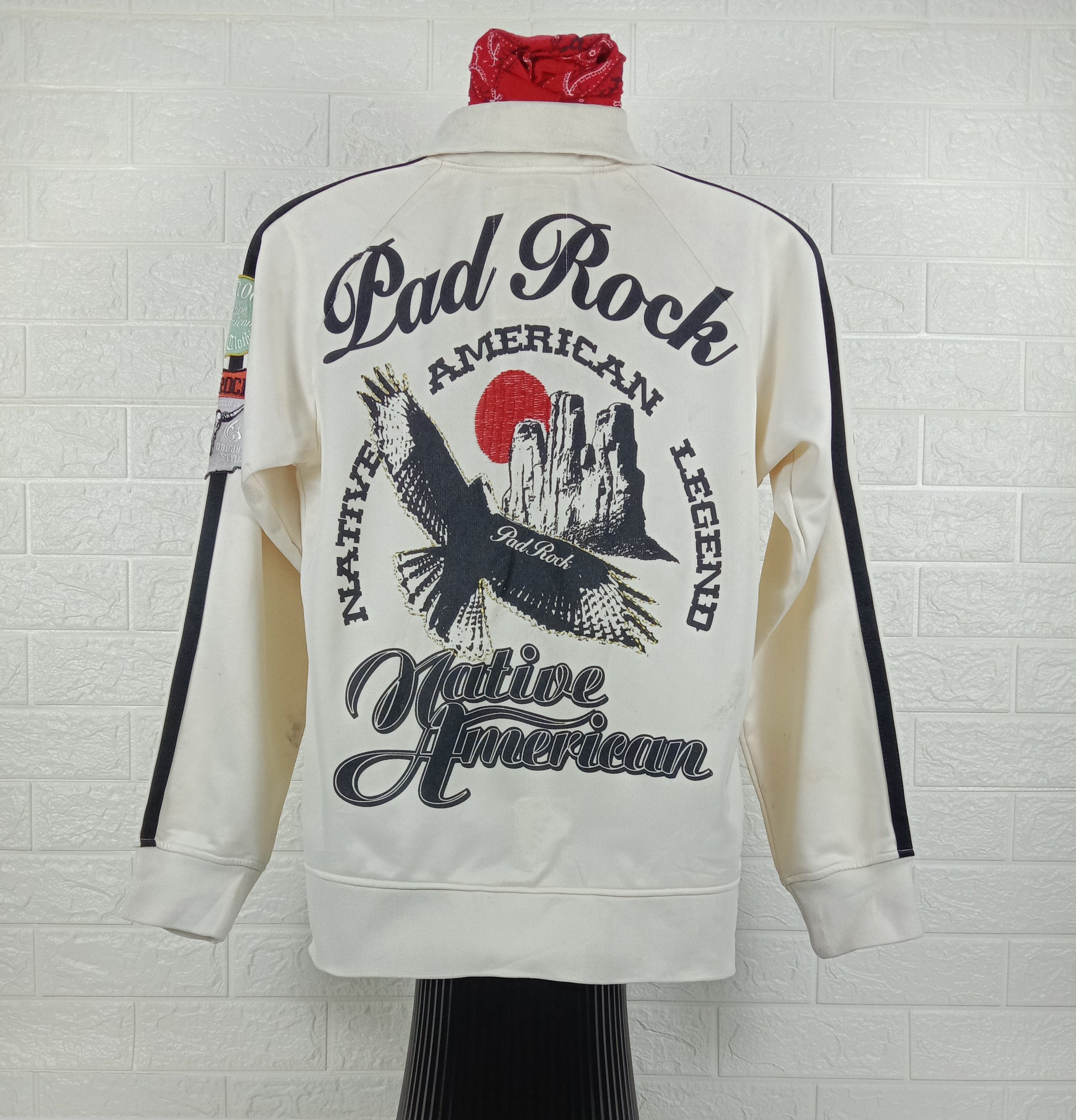 Vintage Pad Rock Native American Legend Sweater
