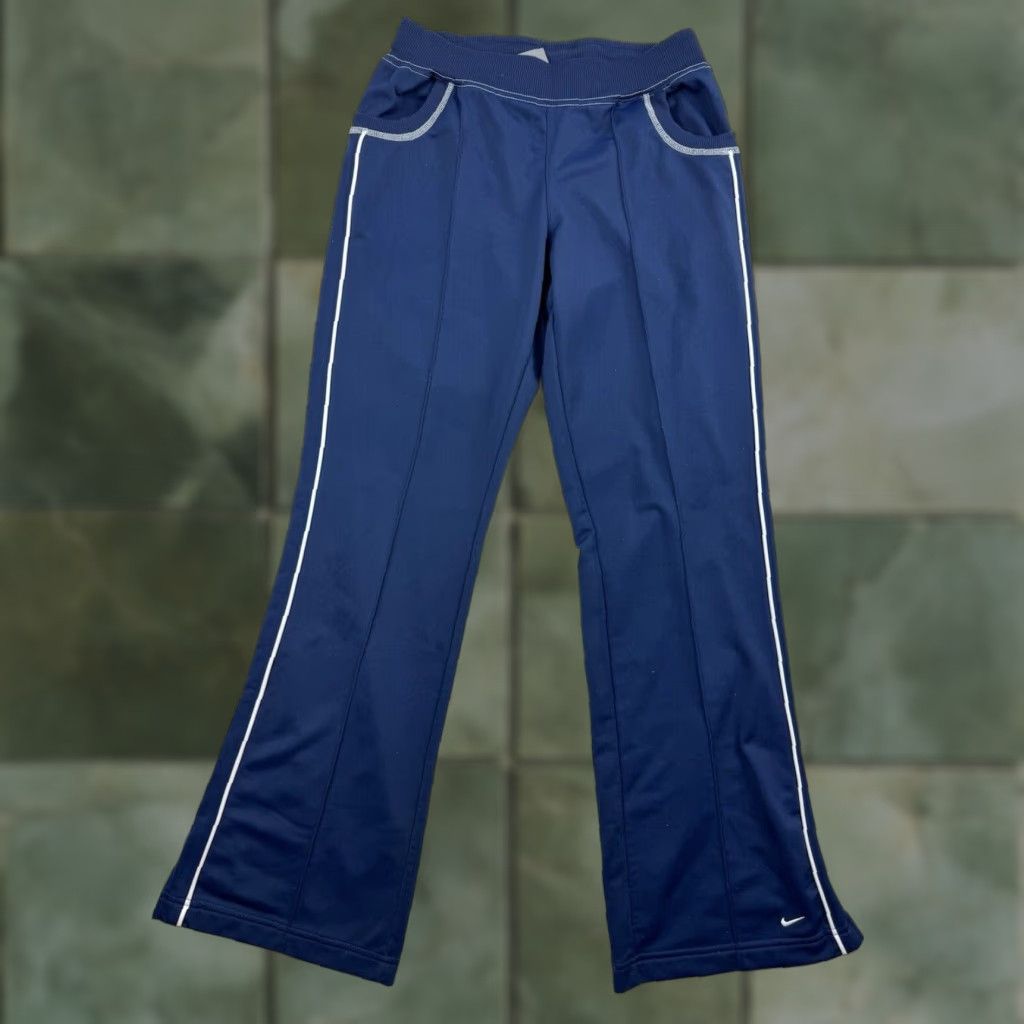Nike VINTAGE Nike Track Pants Womens XL Flared Inseam 30.5" Silver Tag Hipster Y2K Activewear Size 40" / US 18 - 1 Thumbnail