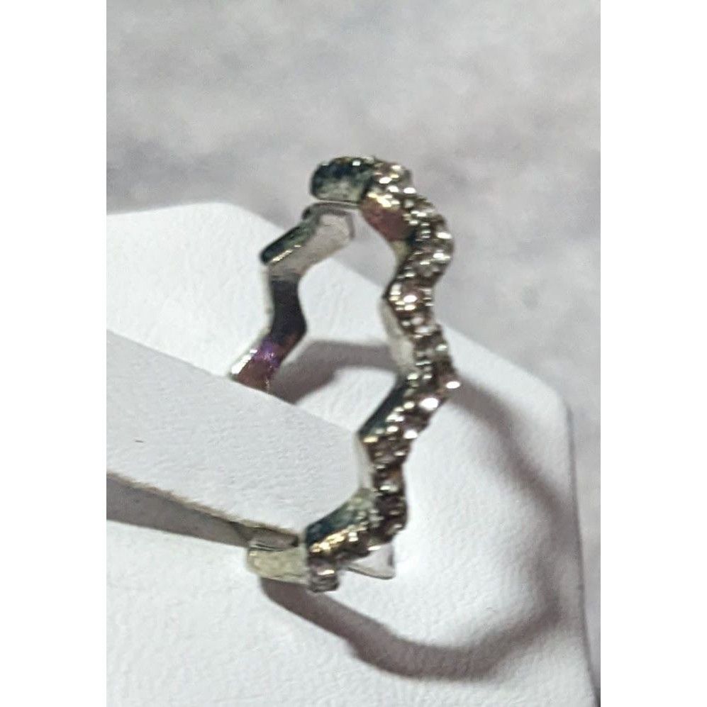 Other Silver Tone Rhinestone Zigzag Fashion Ring Size 6 1/2 Size ONE SIZE - 9 Thumbnail