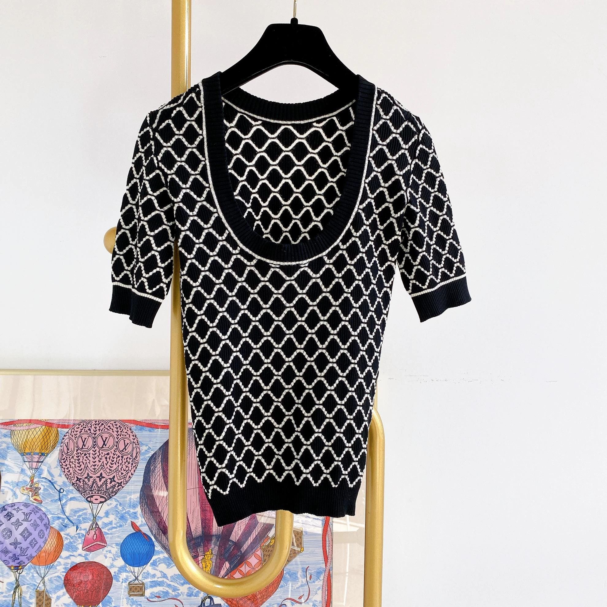 Chanel Chanel Quilted Black Backless Knit T-shirt 38 Size S / US 4 / IT 40 - 2 Thumbnail
