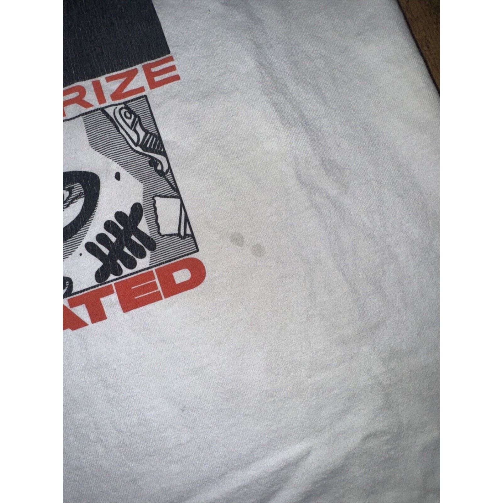 Undefeated × Vintage Vintage Undefeated Graphic T-Shirt White Small 19x25 Size US S / EU 44-46 / 1 - 4 Thumbnail