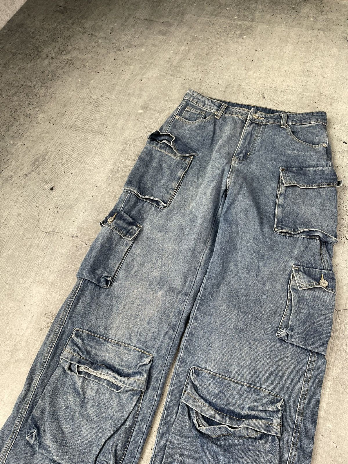 Japanese Brand Baggy Multi-pocket Cargo Jeans Pants Size US 34 / EU 50 - 3 Thumbnail