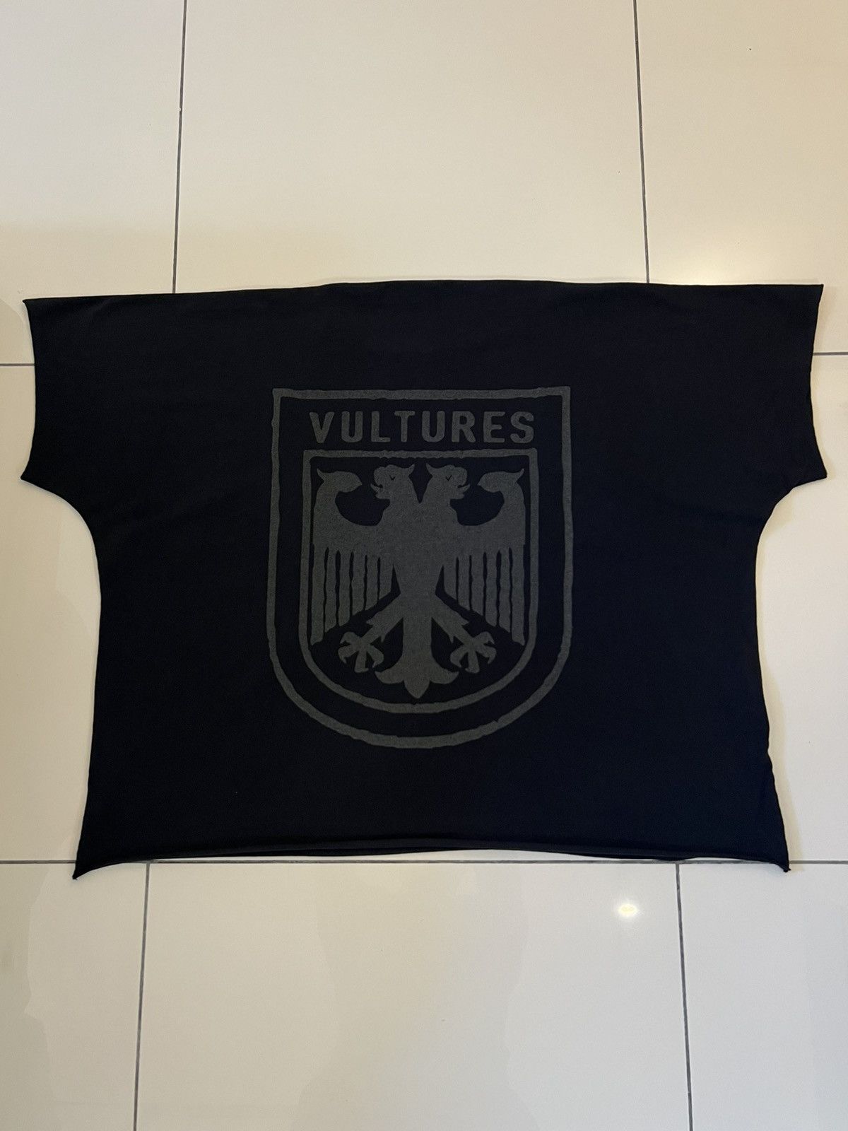 Yeezy Yeezy Box Vultures Tee Black Size US XL / EU 56 / 4 - 2 Thumbnail