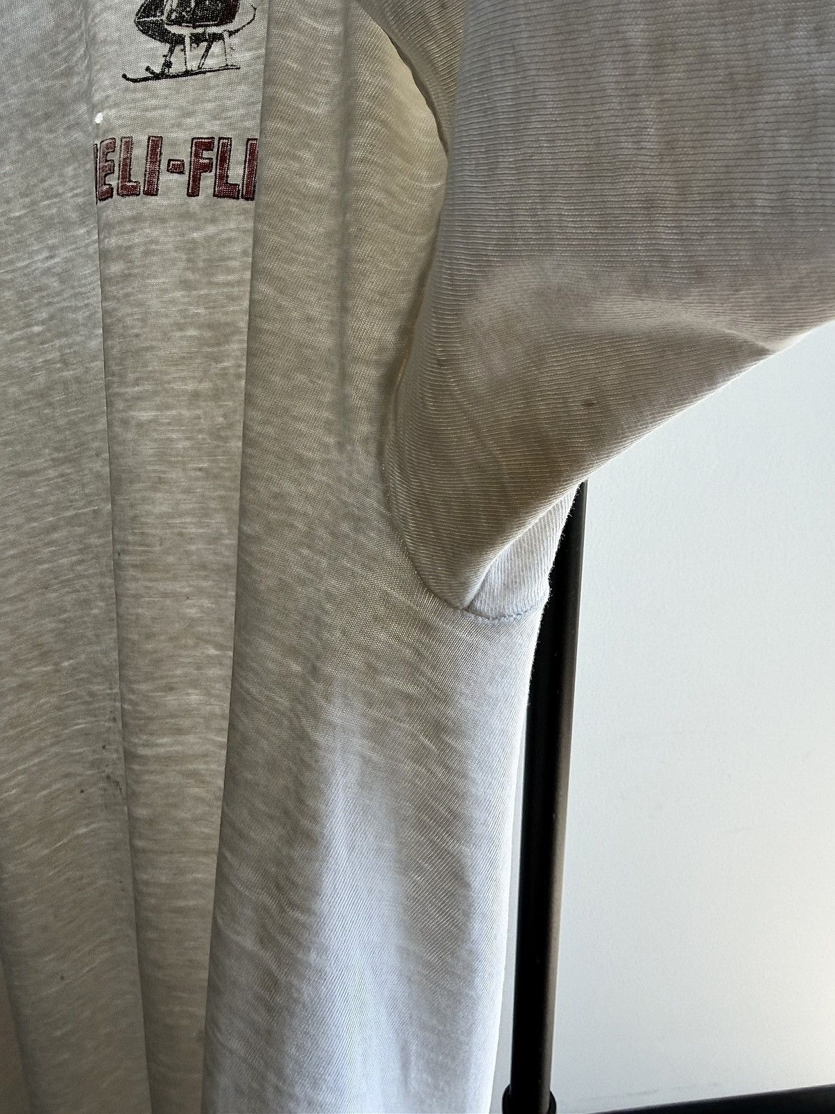 Vintage Vintage 90s Thrashed HELI-FLITE Faded Erd WCC Band Tee Size US L / EU 52-54 / 3 - 9 Thumbnail