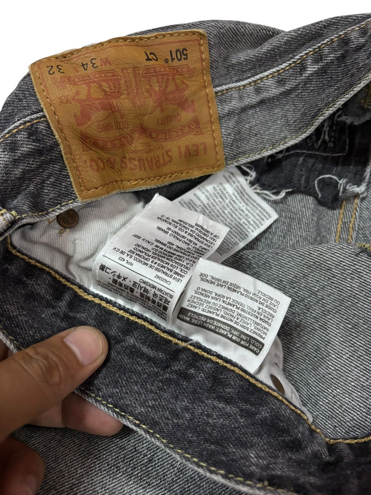 Levi's Vtg Y2k Levis 501 Distressed Jeans Size US 34 / EU 50 - 7 Thumbnail