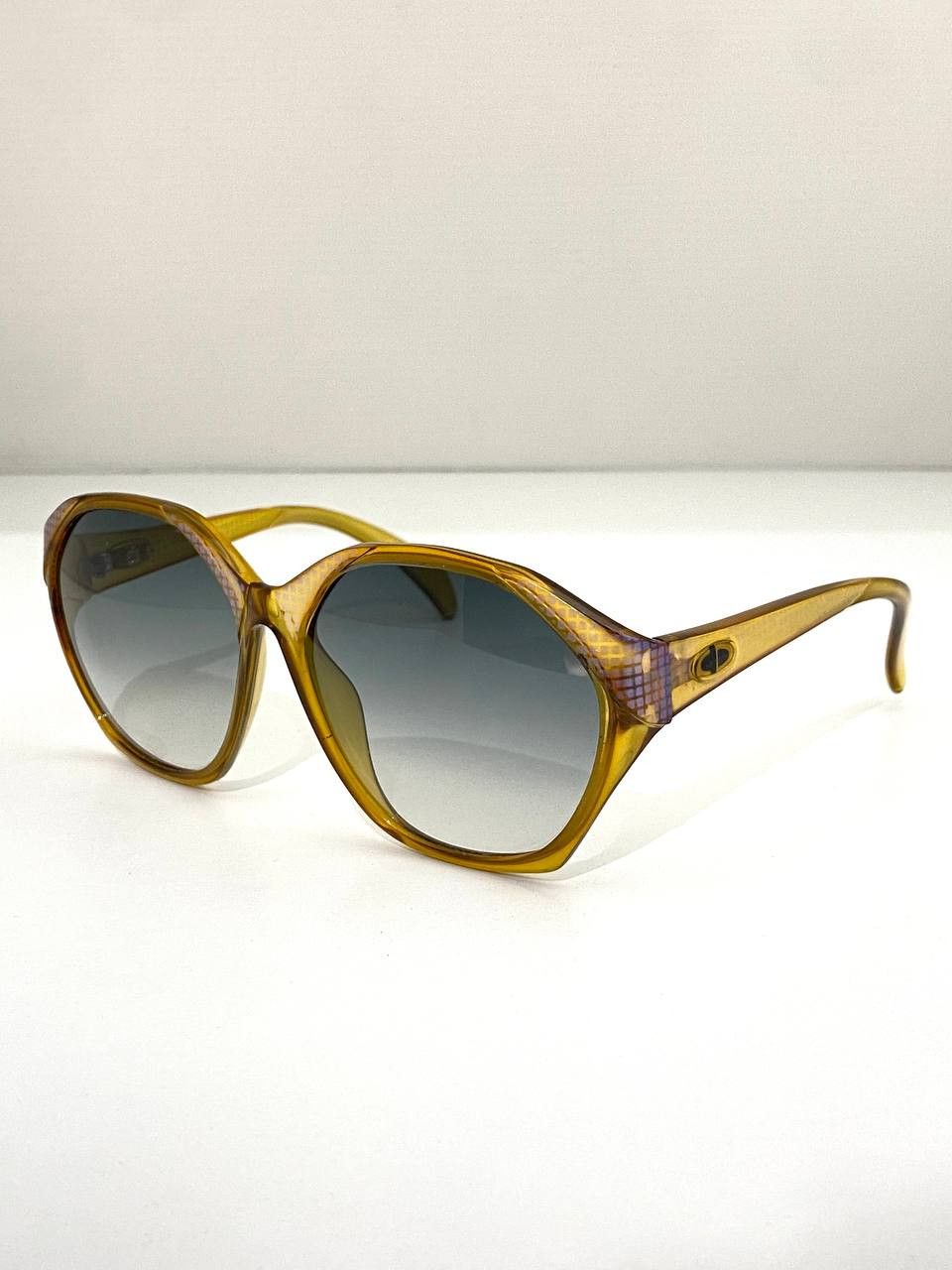Dior Christian Dior CD Logo Oversized Retro Sunglasses Vintage Size ONE SIZE - 4 Thumbnail