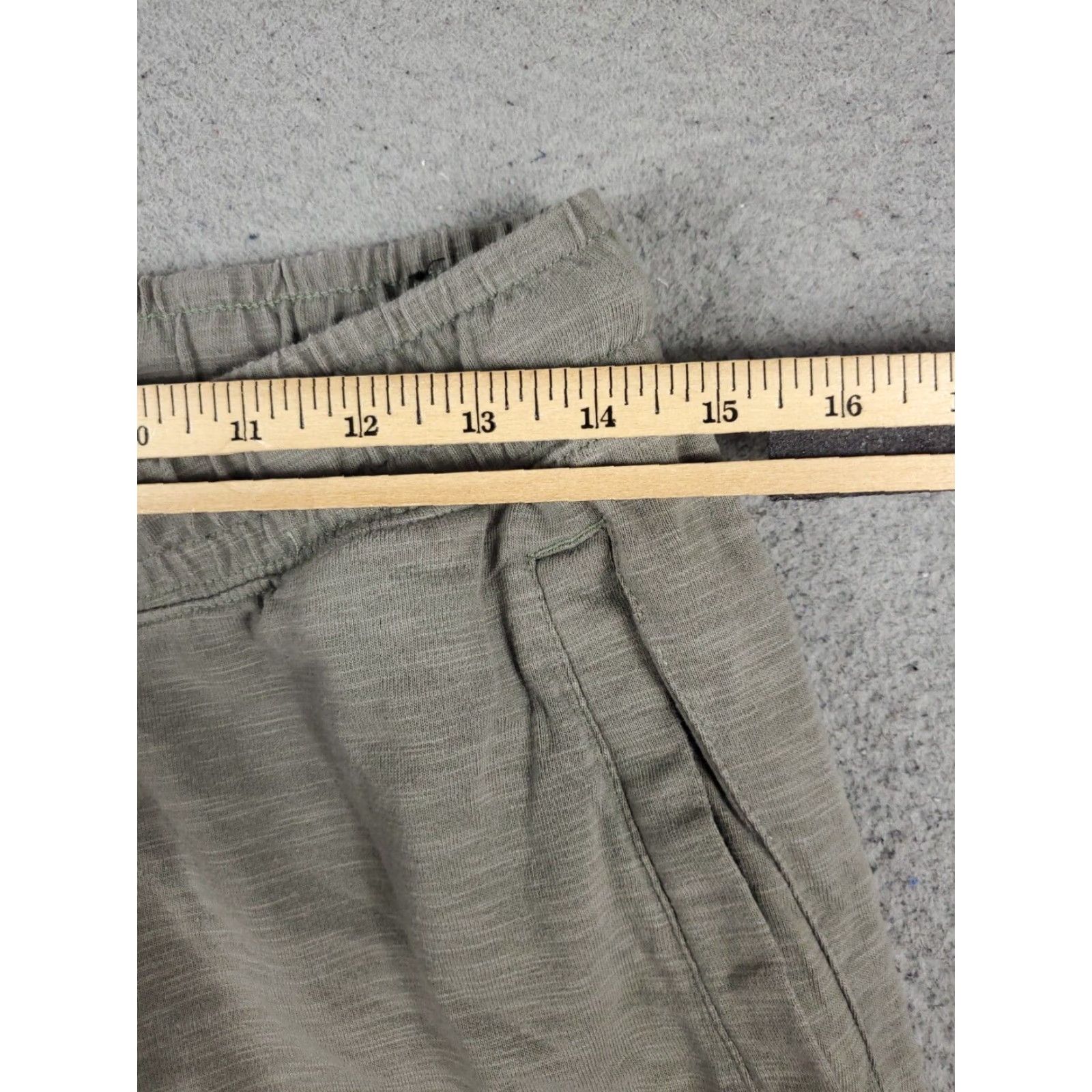 Nike Nike Pants Mens Size Medium Beige/Gray Swoosh Jogger Sweatpants Size US 31 - 3 Thumbnail