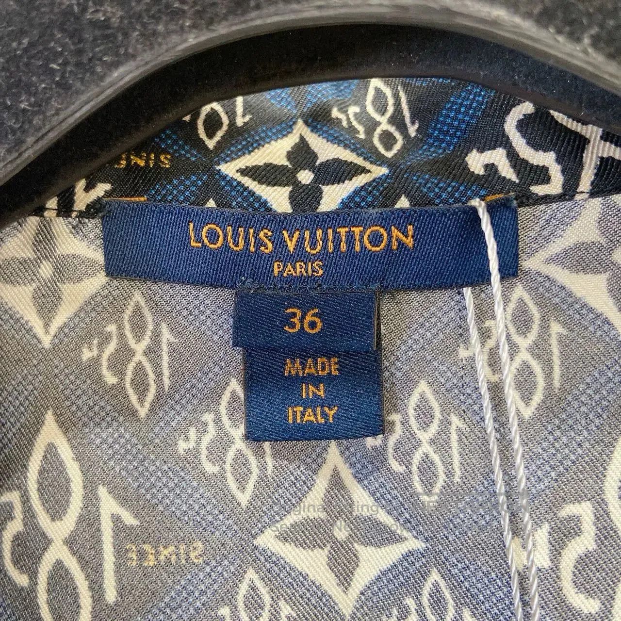 Louis Vuitton Louis Vuitton Logo Silk Shirt Set. Size XS / US 0-2 / IT 36-38 - 6 Thumbnail