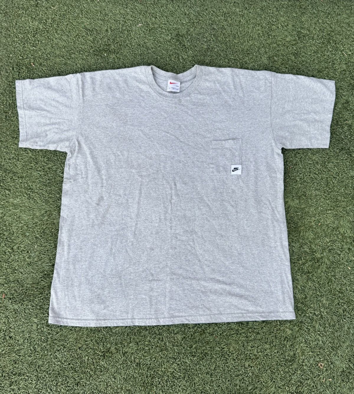 Nike Vintage 90s Nike Gray Pocket Tee T Shirt White Tag XXL USA Size US XXL / EU 58 / 5 - 2 Thumbnail