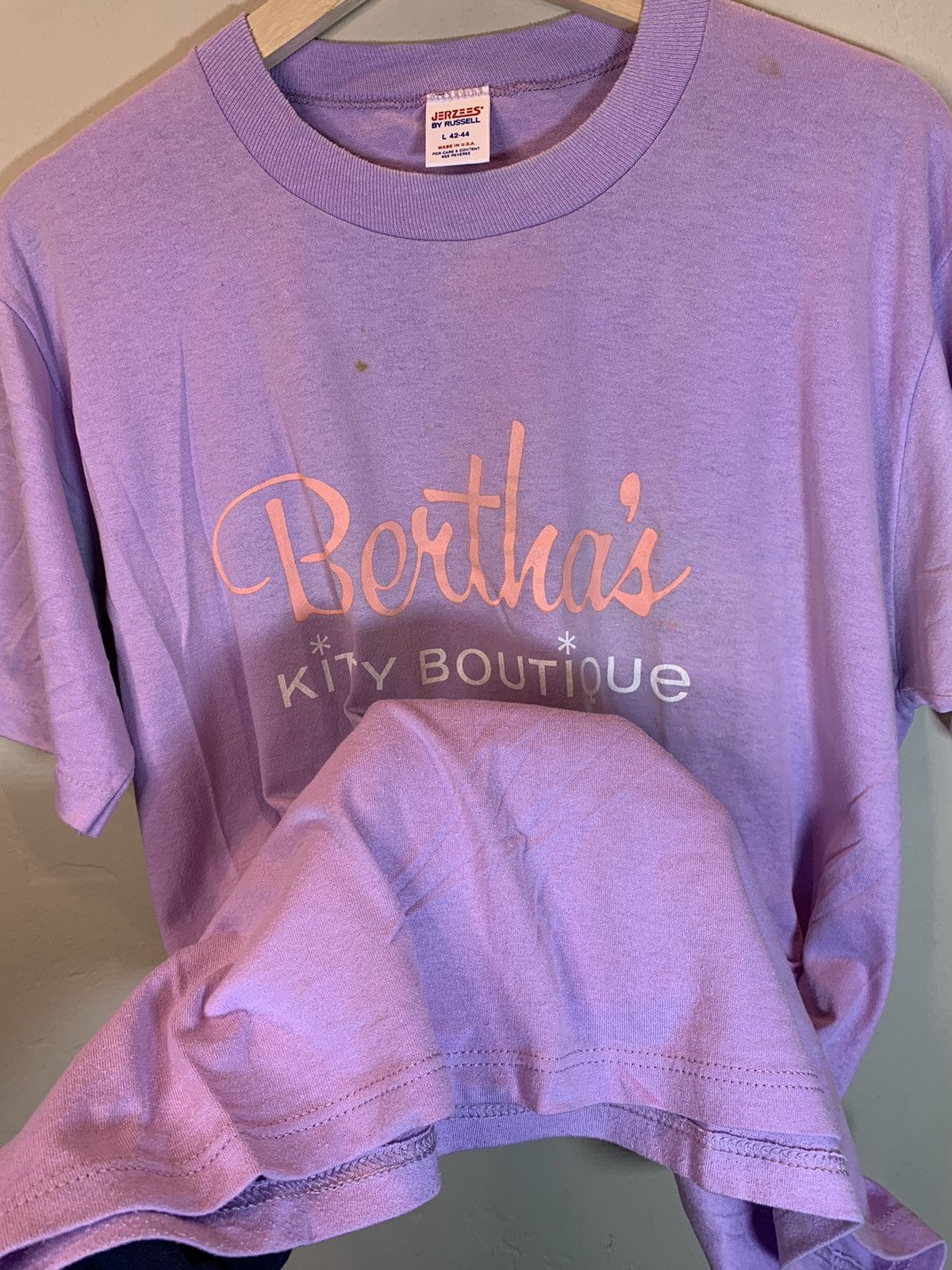 Vintage *RARE* Vintage Bertha’s Kitty Boutique Single Stitch T-Shirt Size US L / EU 52-54 / 3 - 5 Thumbnail