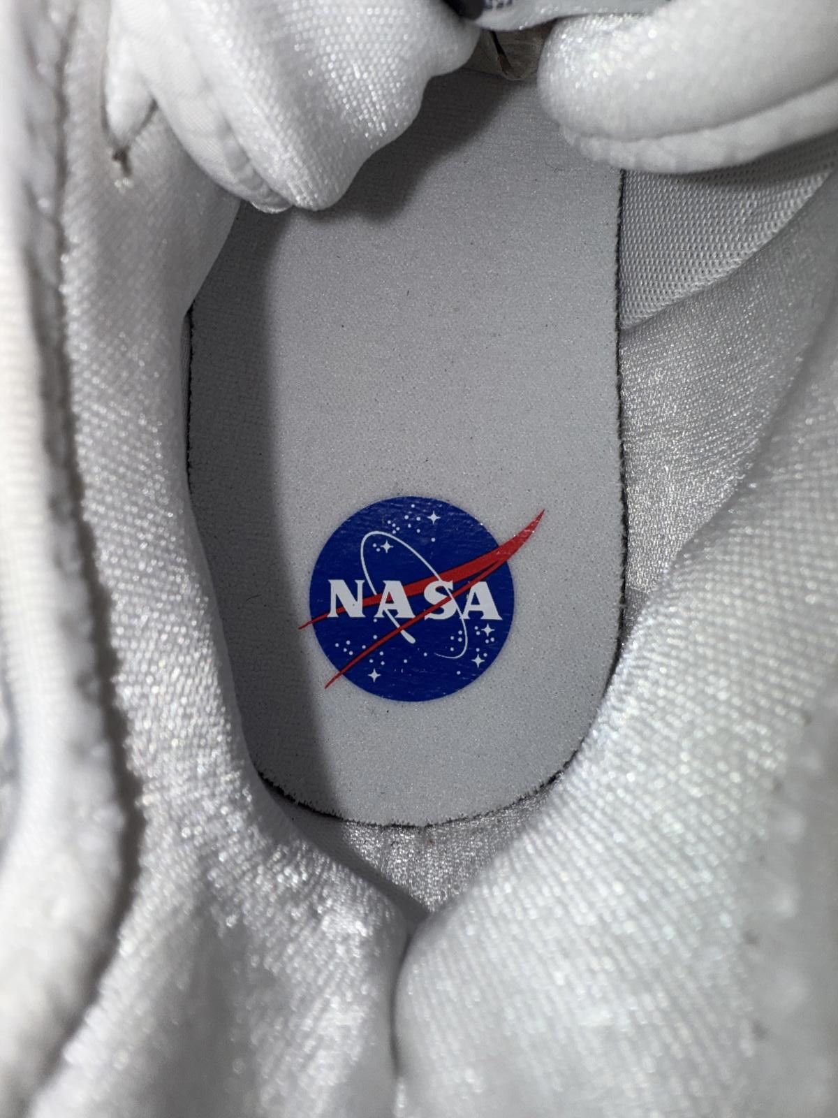 Nike Nike PG3 Nasa White (GS) Size US 6 / EU 39 - 12 Thumbnail