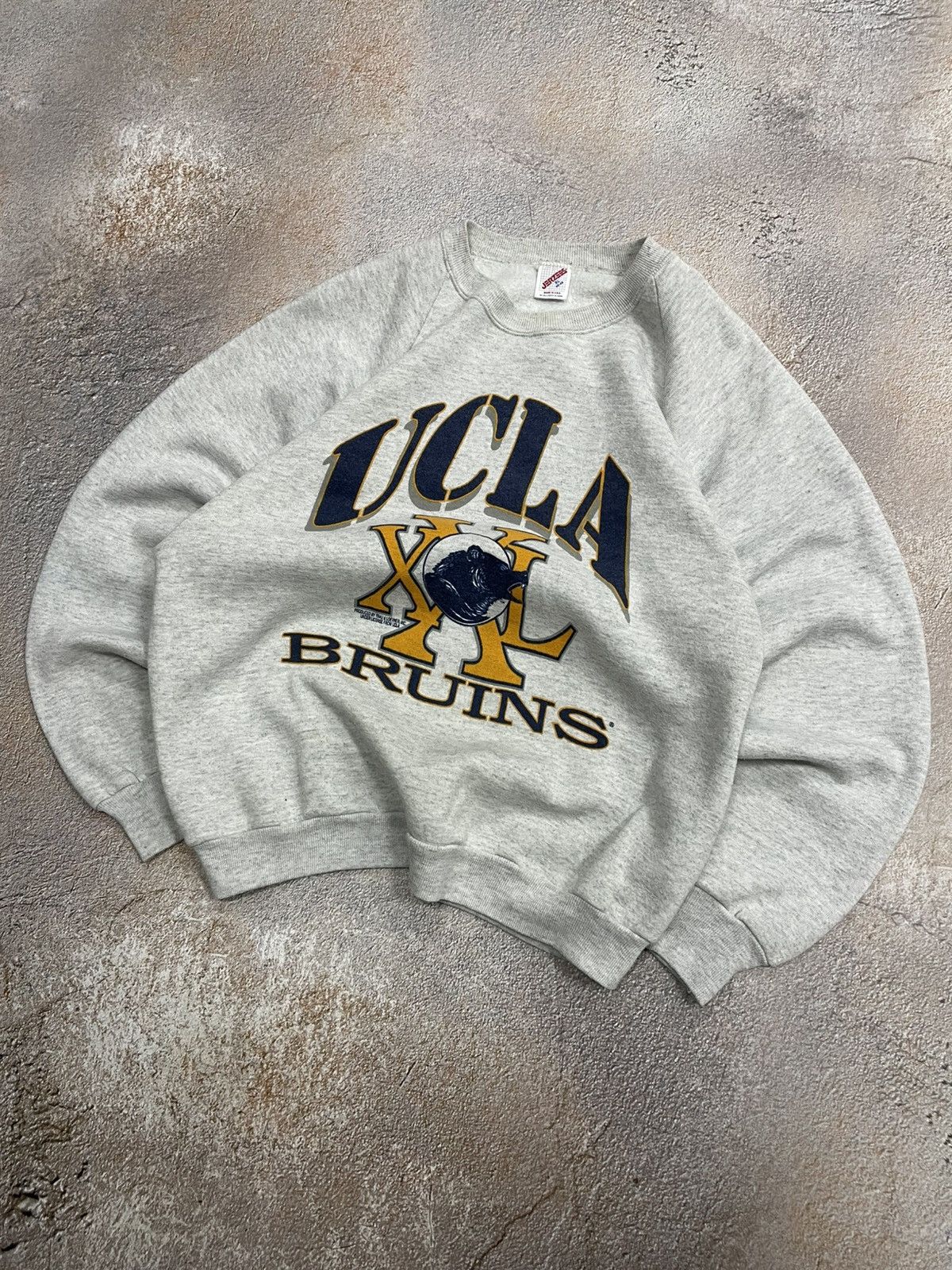 Vintage Vintage UCLA Spellout Sweatshirt Made in USA Size US L / EU 52-54 / 3 - 2 Thumbnail