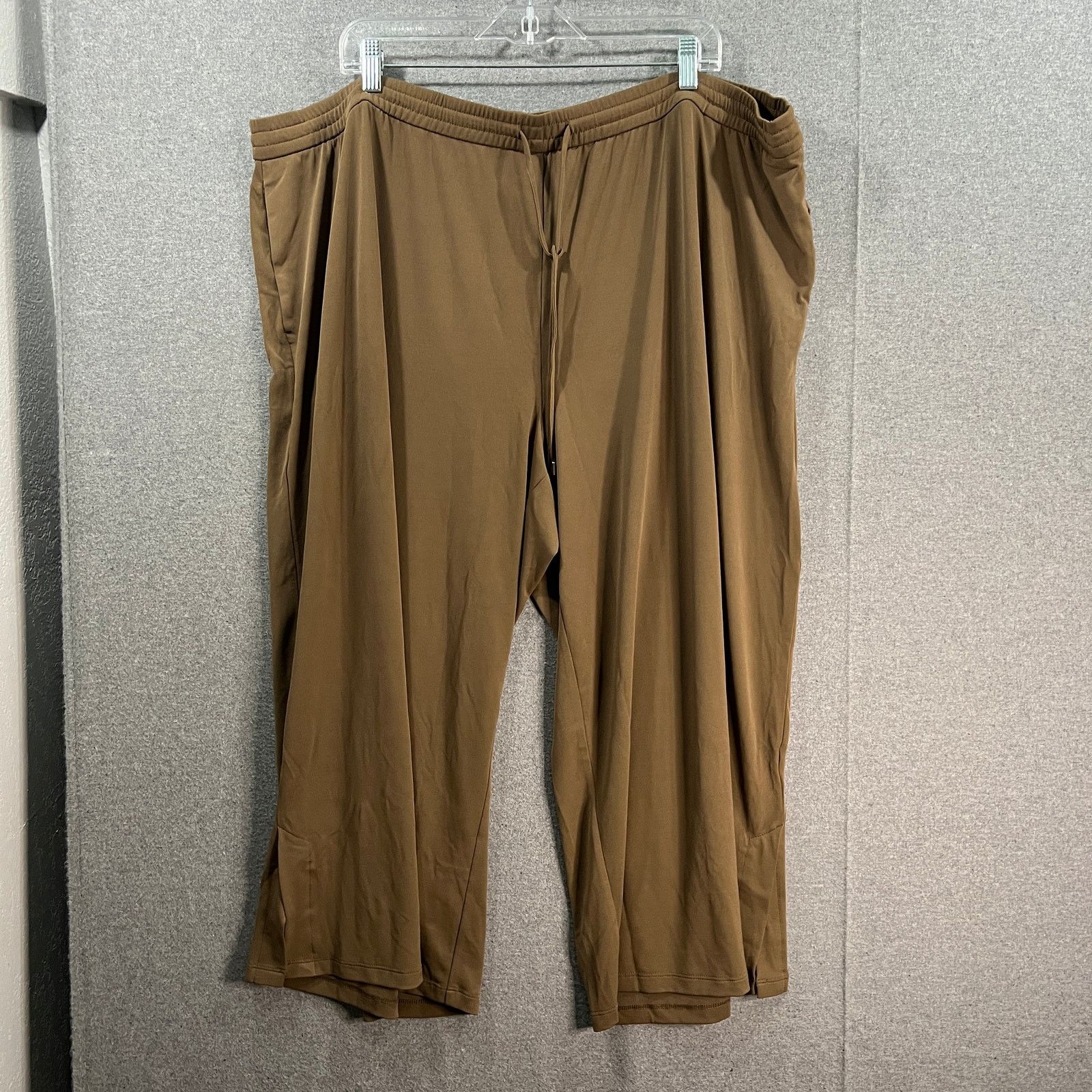 Other Every Day by Susan Graver Liquid Knit Drawstring Crop Pants Size 38" / US 16 / IT 52 - 1 Thumbnail