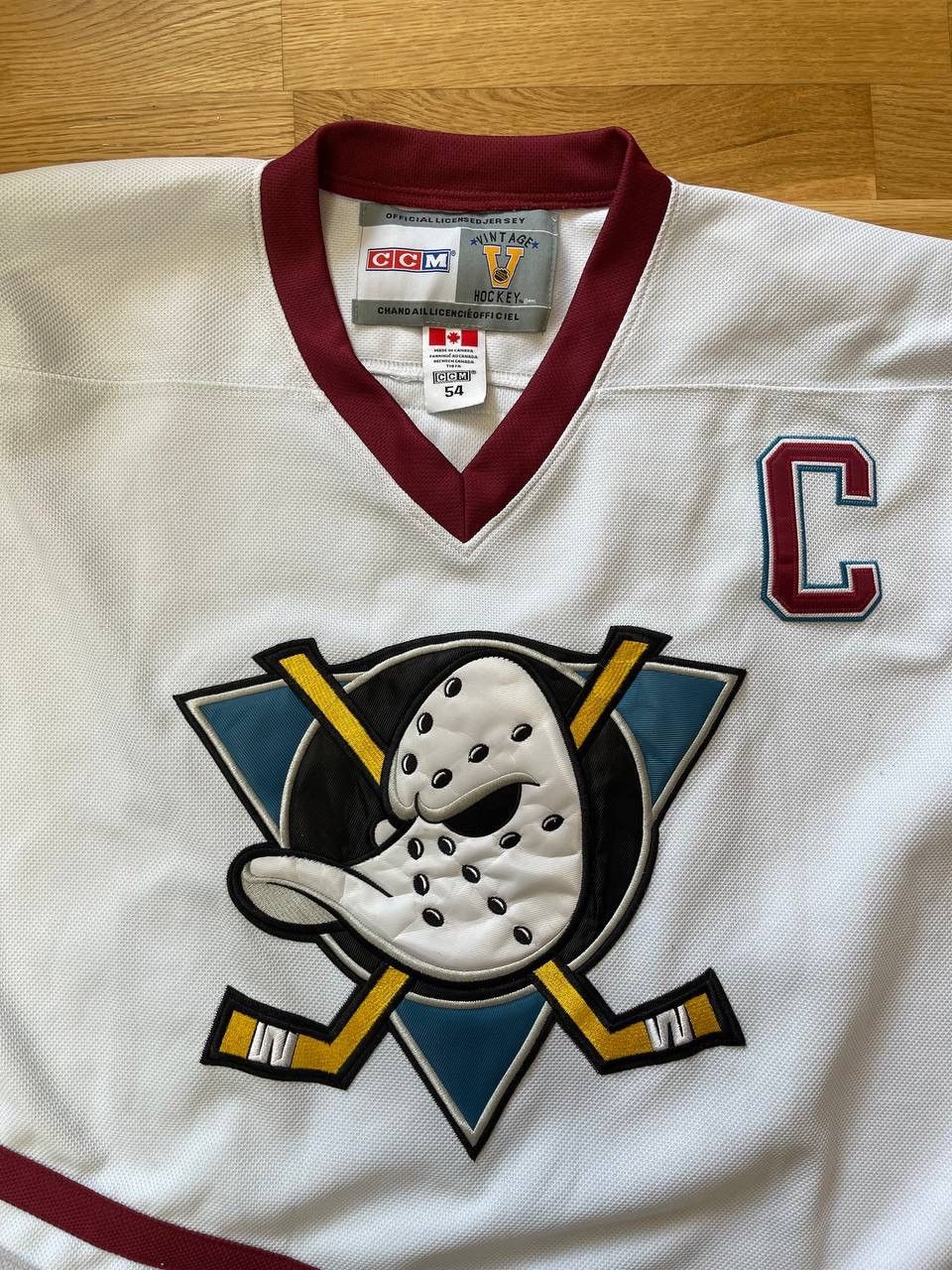 Ccm Vintage Anaheim Mighty Ducks HockeyJersey 96 Conway XXL NHL Size US L / EU 52-54 / 3 - 4 Thumbnail