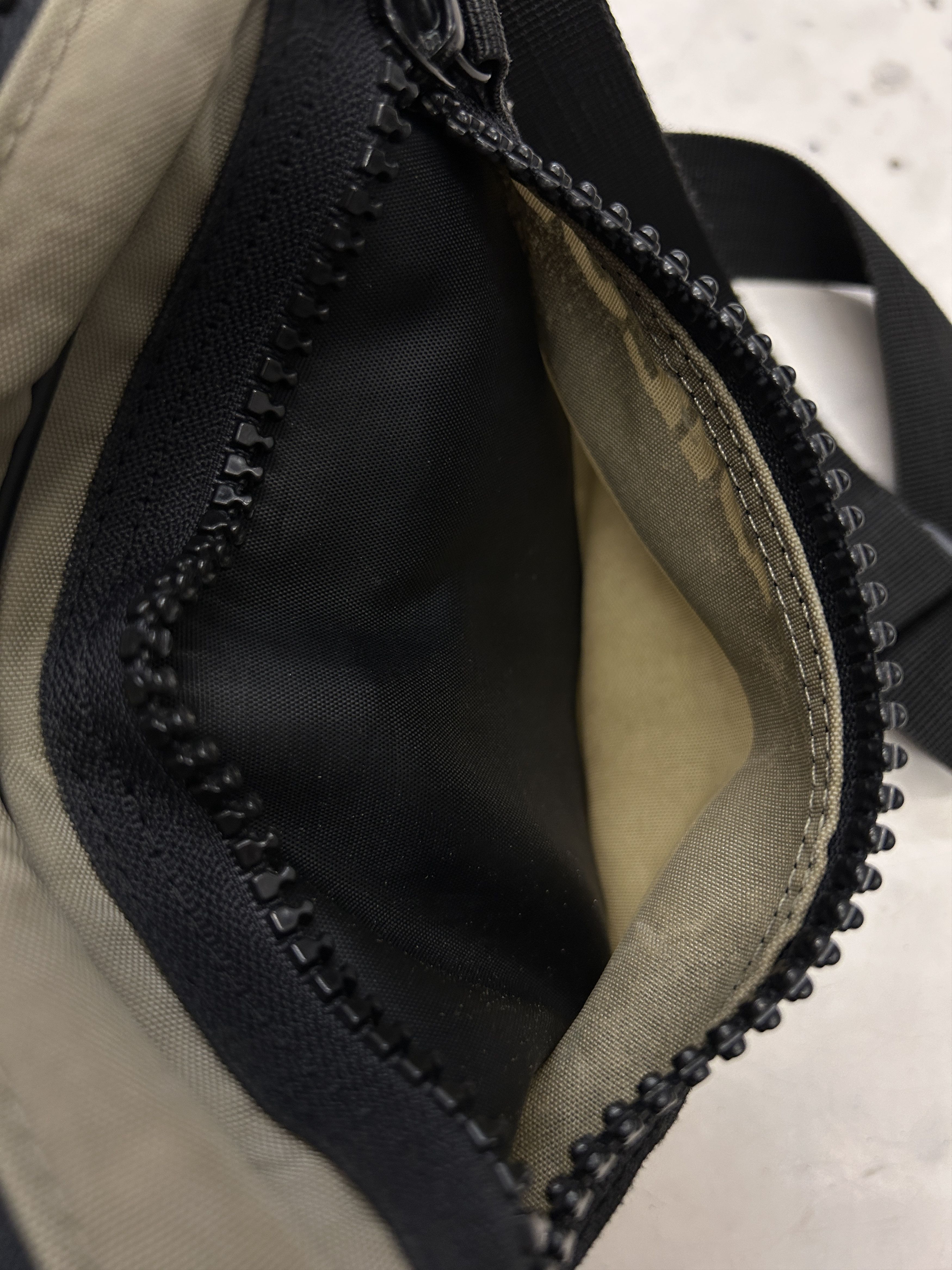 Diesel × Vintage Vintage 90s y2k Diesel shoulder crossbody bag Size ONE SIZE - 15 Thumbnail