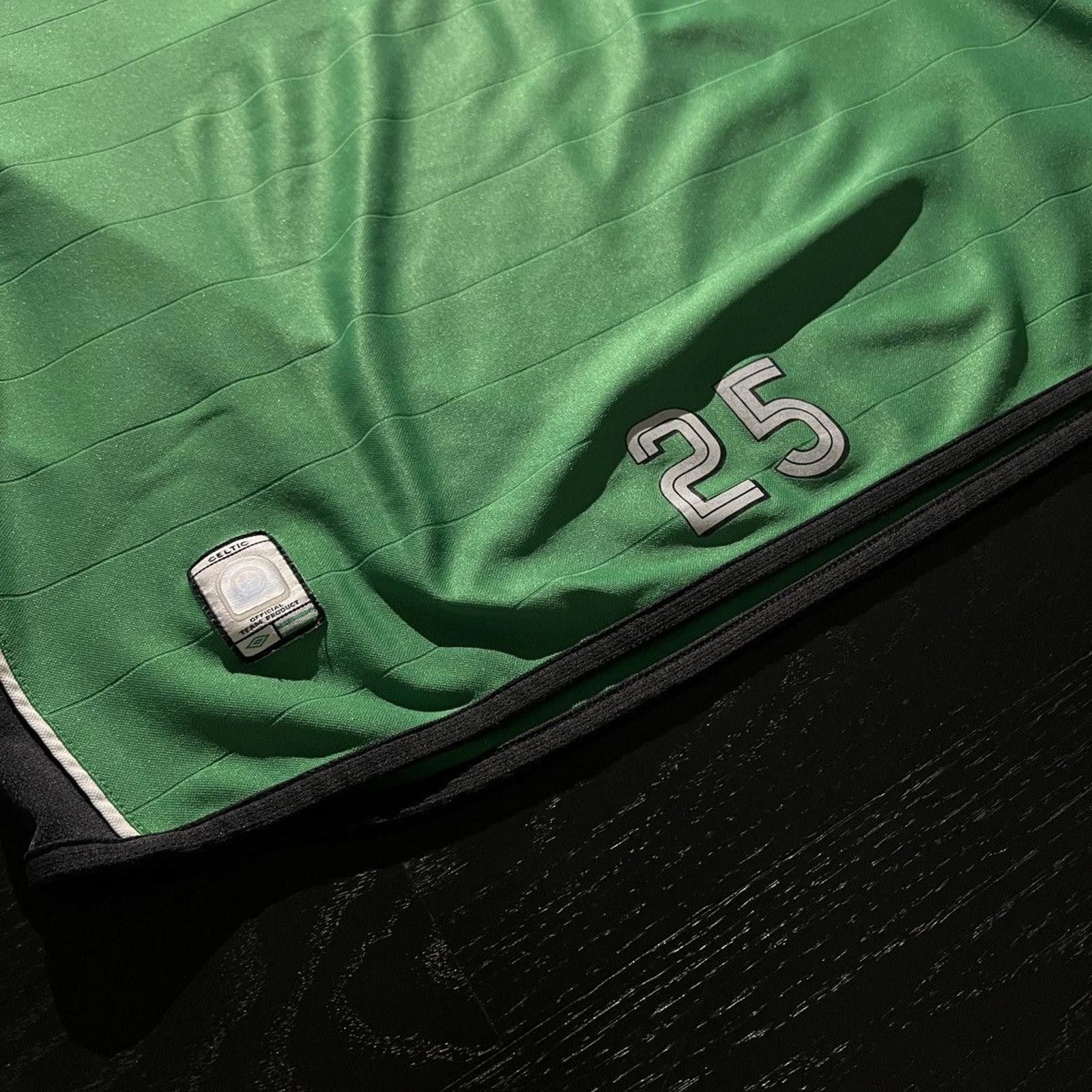 Umbro Vintage Umbro Green Celtic Football Jersey w/ Number 25 Size US L / EU 52-54 / 3 - 2 Thumbnail