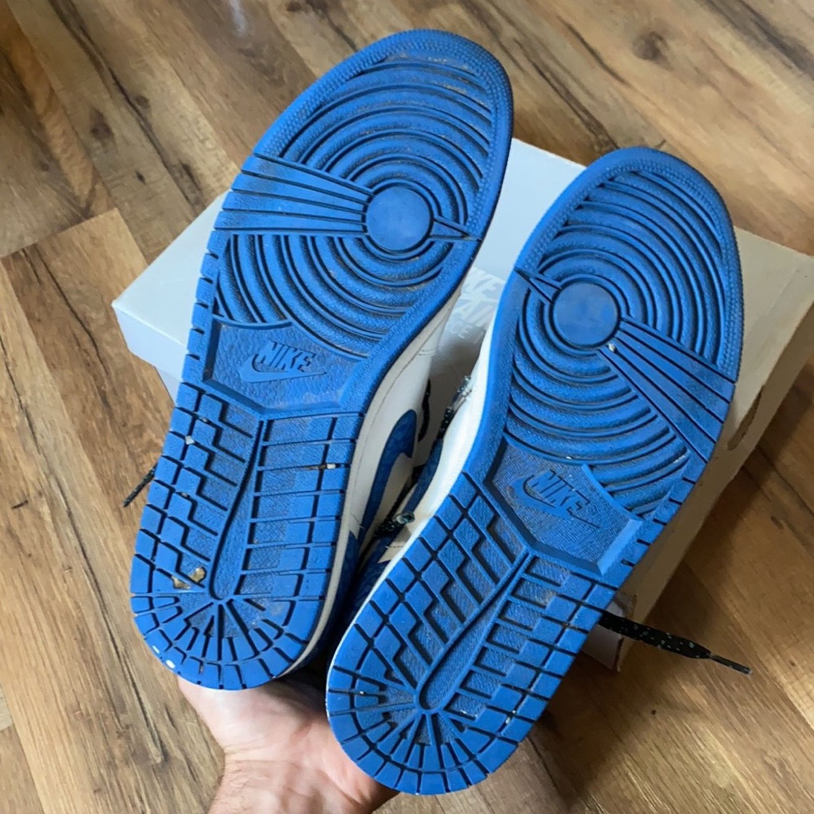 Jordan Brand 2014 Jordan 1 retro low white sport blue elephant print Size US 9.5 / EU 42-43 - 7 Thumbnail