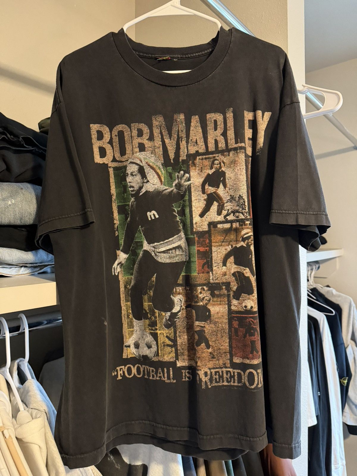 Vintage Vintage Bob Marley “Football is Freedom” graphic tee Size US XL / EU 56 / 4 - 1 Thumbnail