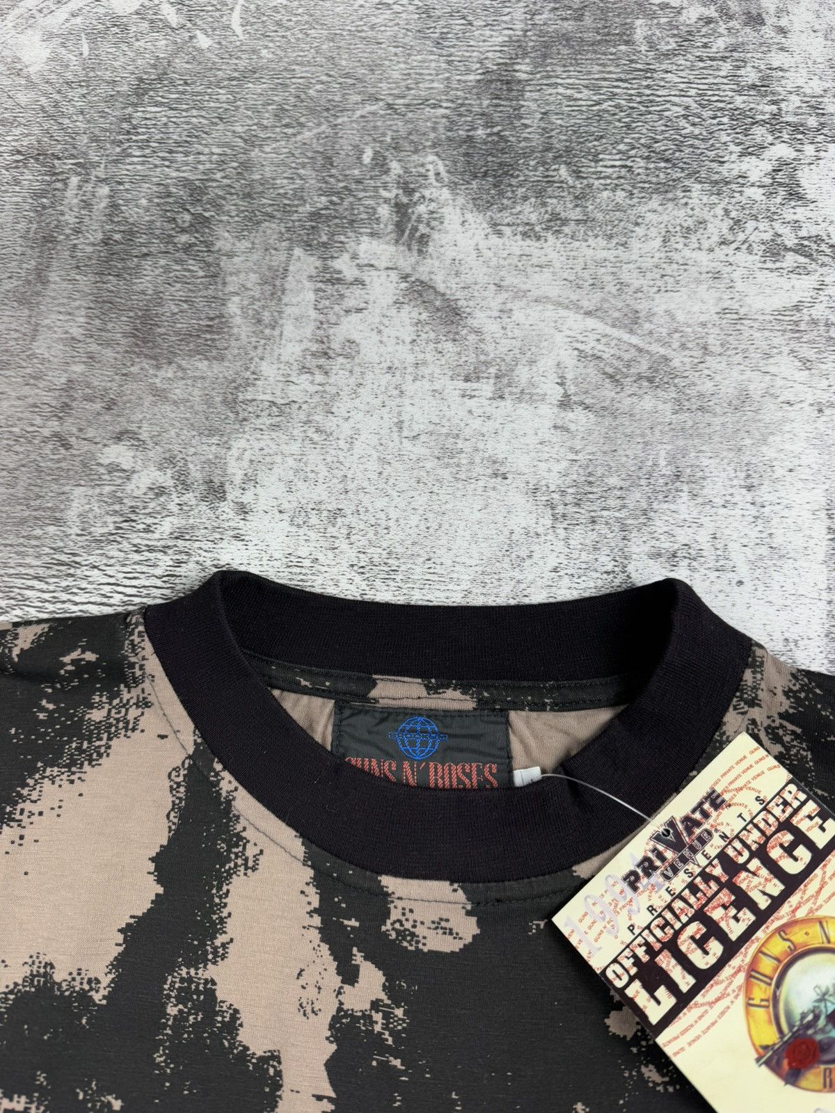 Band Tees RARE Vintage NEW Guns N Roses 1993 Rap Tie Dye T Shirt Tee Size US L / EU 52-54 / 3 - 14 Thumbnail