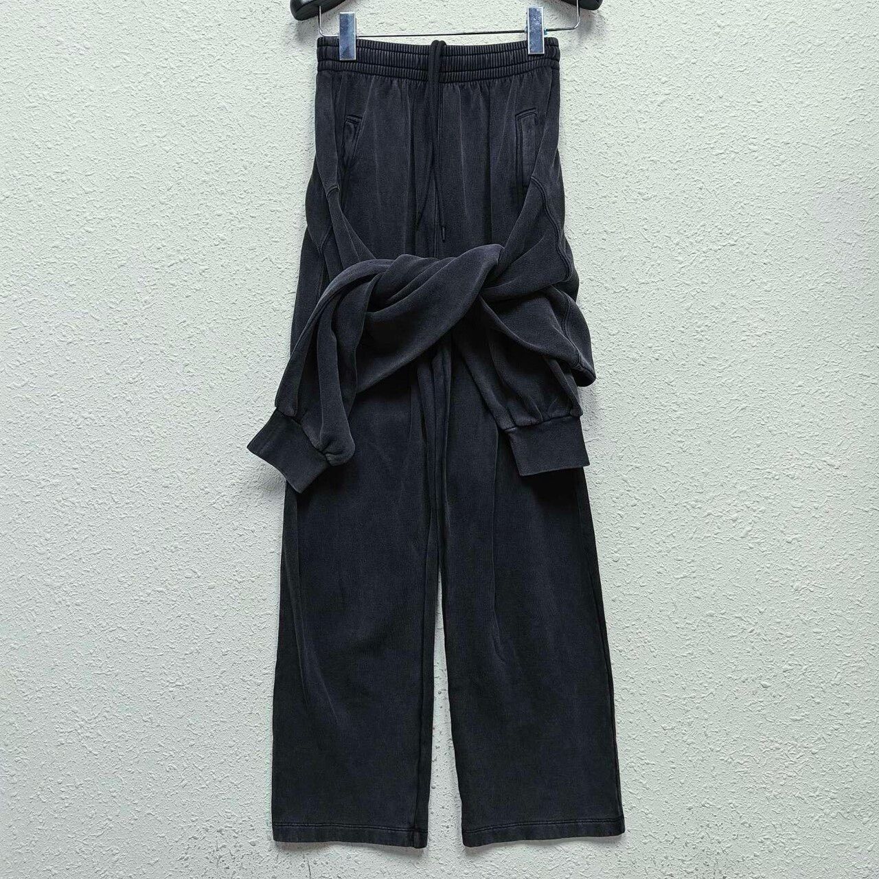 Balenciaga Balenciaga Casual Sweatpants with Hoodie Detail Size US 26 / EU 42 - 1 Thumbnail