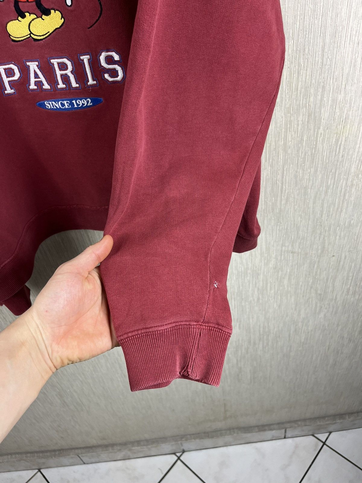 Disney × Vintage Vintage 90s Disneyland Paris distressed sweatshirt cropped Size US L / EU 52-54 / 3 - 19 Thumbnail
