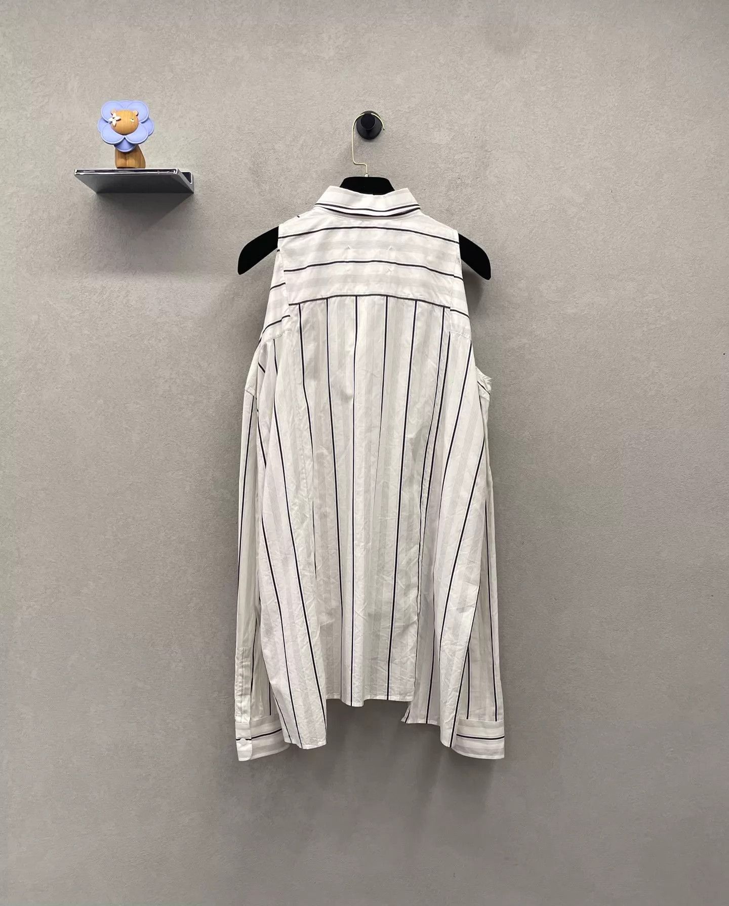 Maison Margiela Maison Margiela Off-the-shoulder Classic Stripe 38 Shirt Size XS / US 0-2 / IT 36-38 - 2 Thumbnail